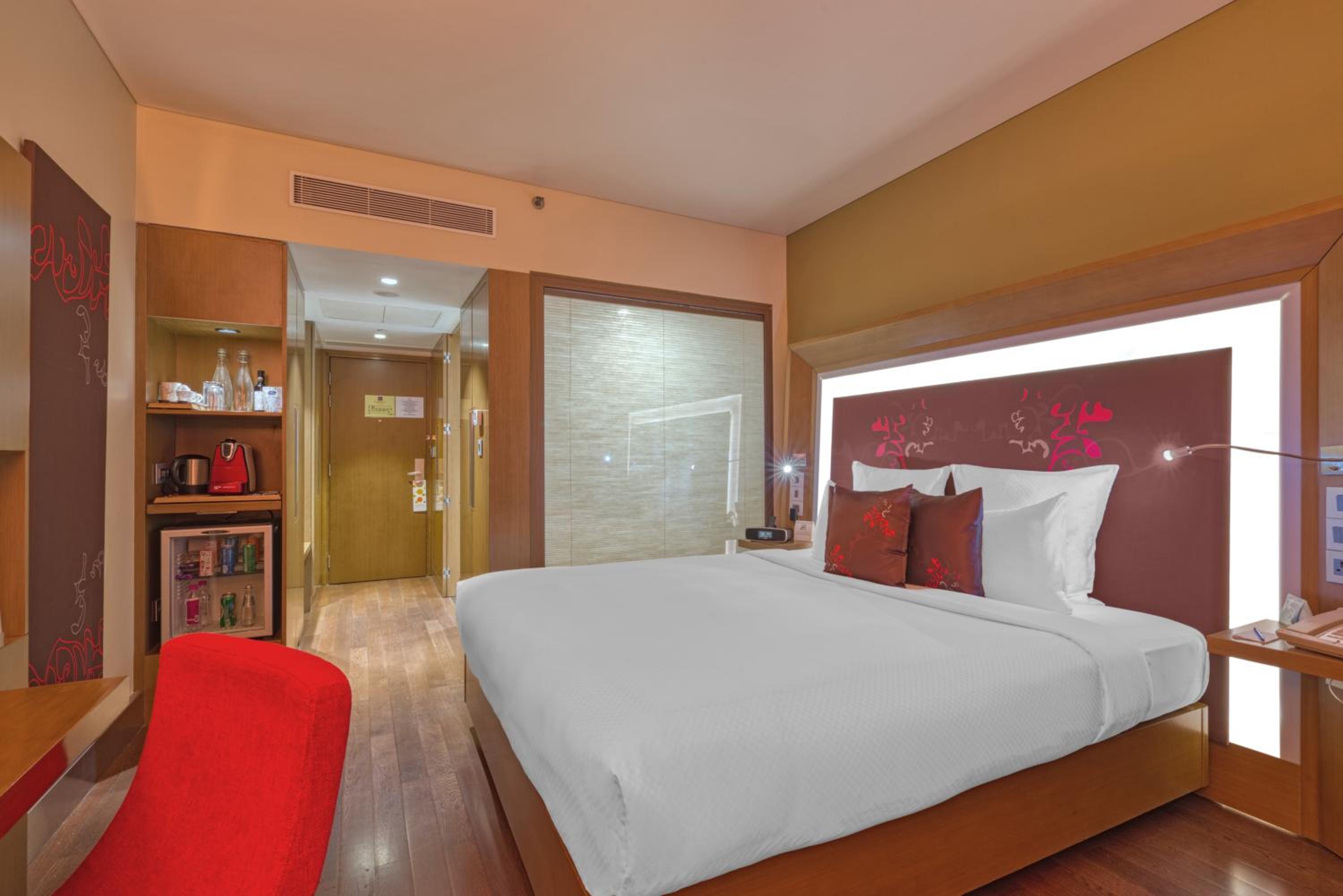 Executive Room King Bed - Photo 1