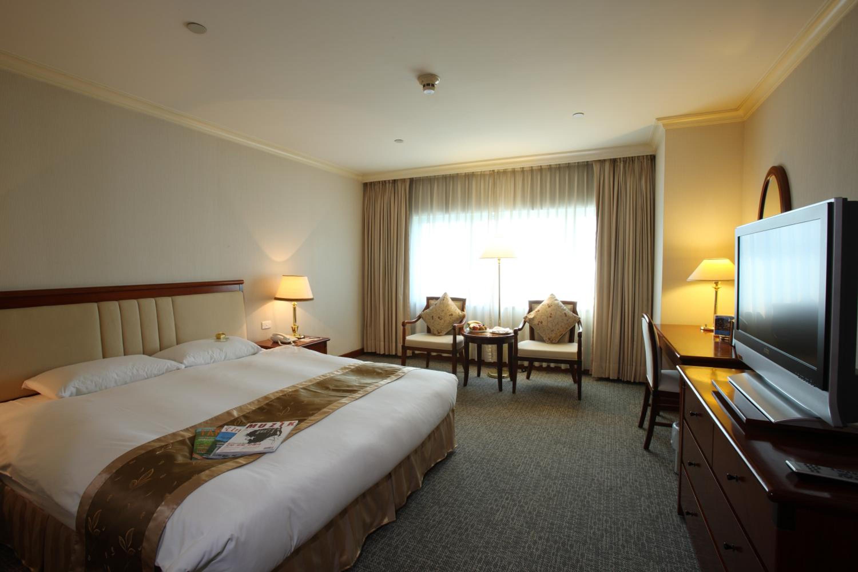 Double Room with Harbor View - Photo 3