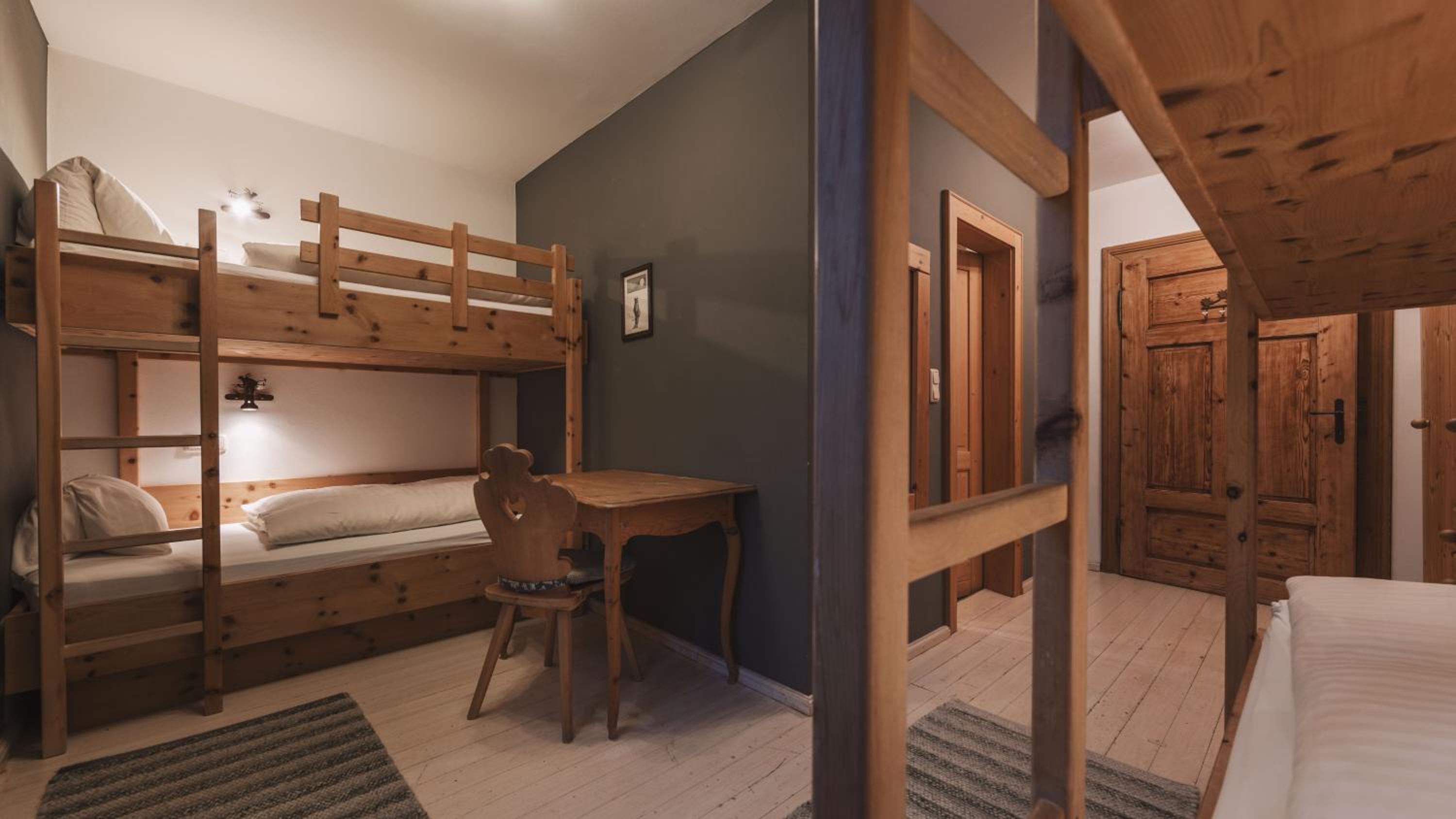 Superior Three-Bedroom Apartment - Photo 17