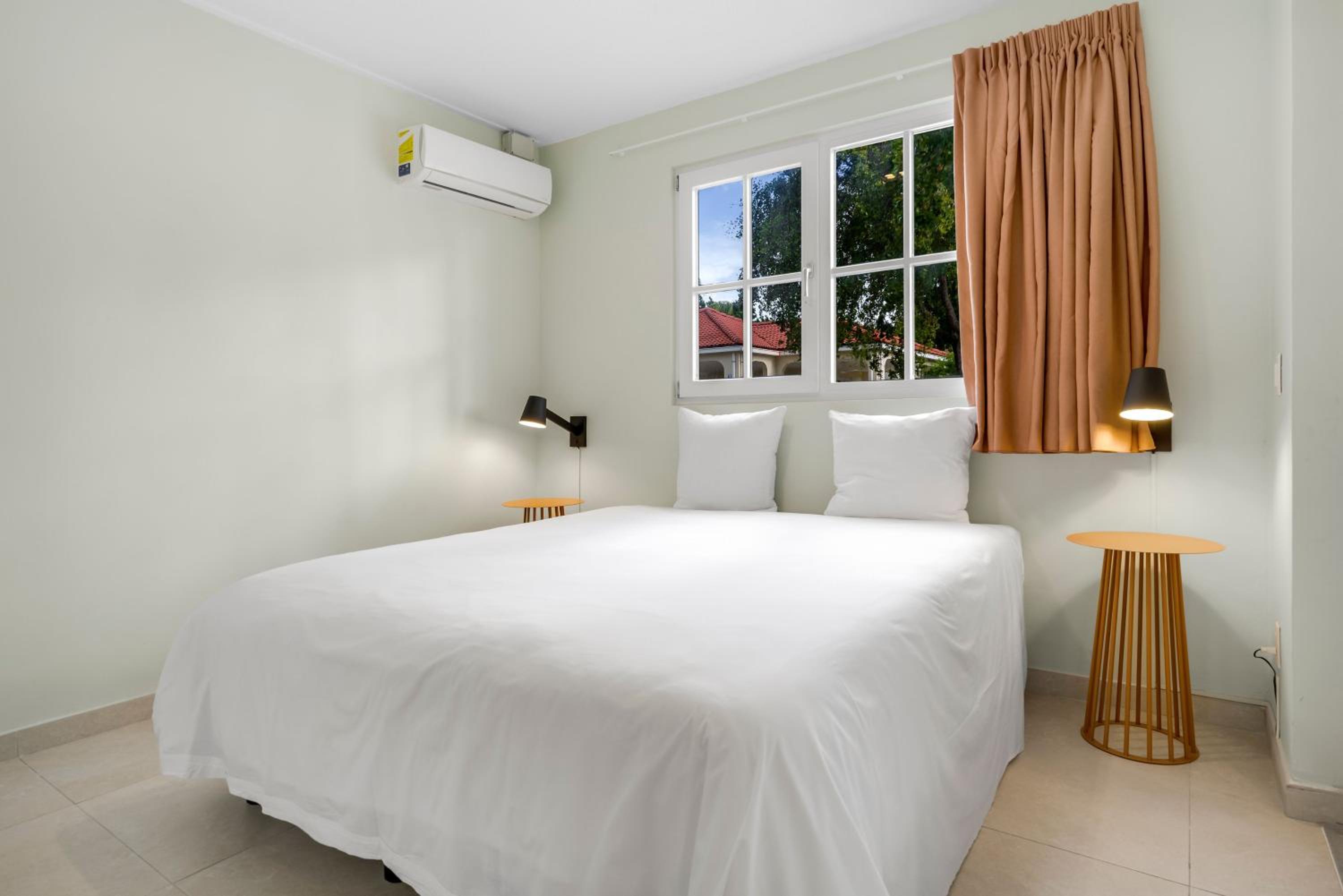 1 Bedroom Apartment - Photo 1
