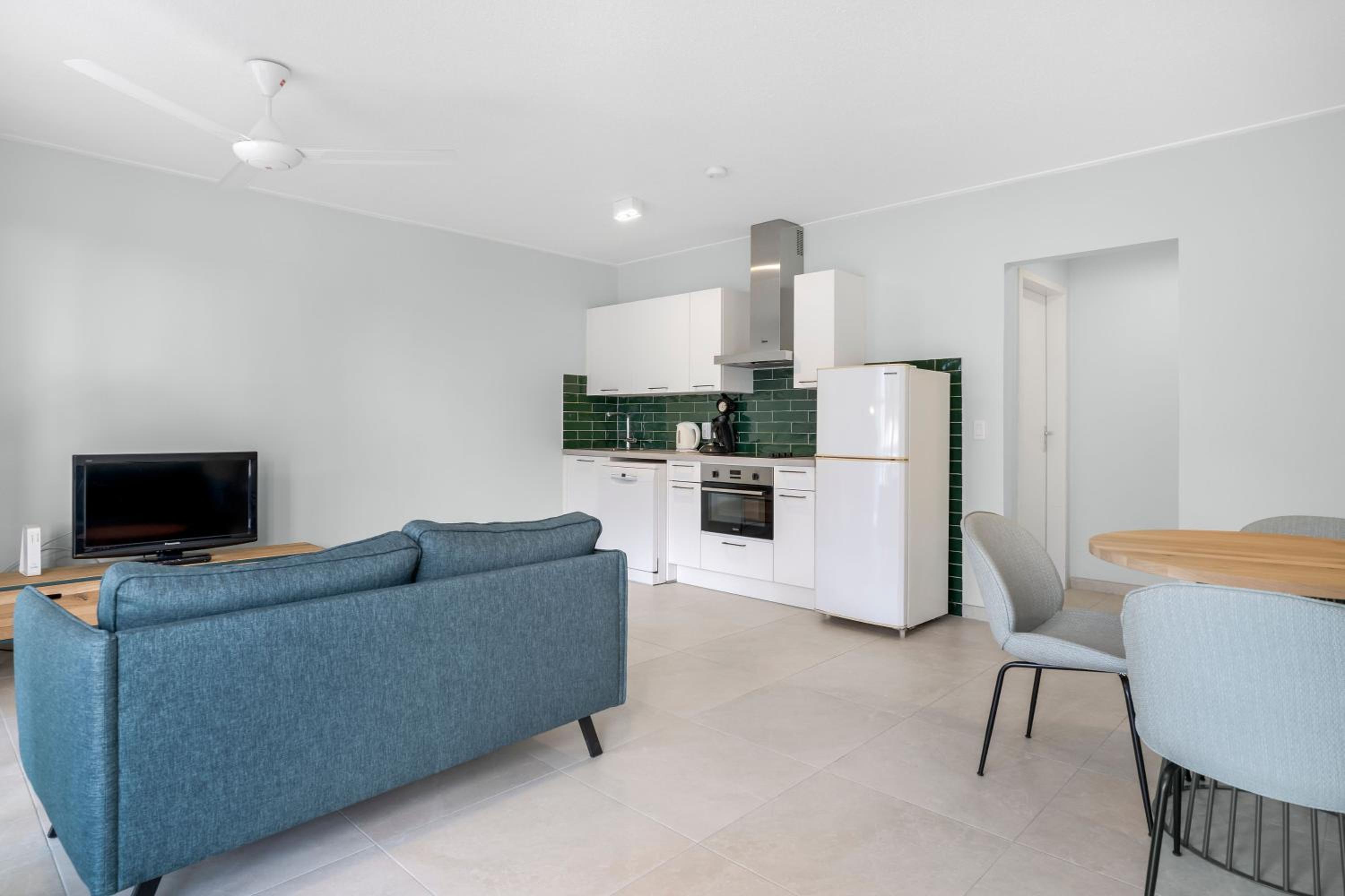 1 Bedroom Apartment - Photo 12