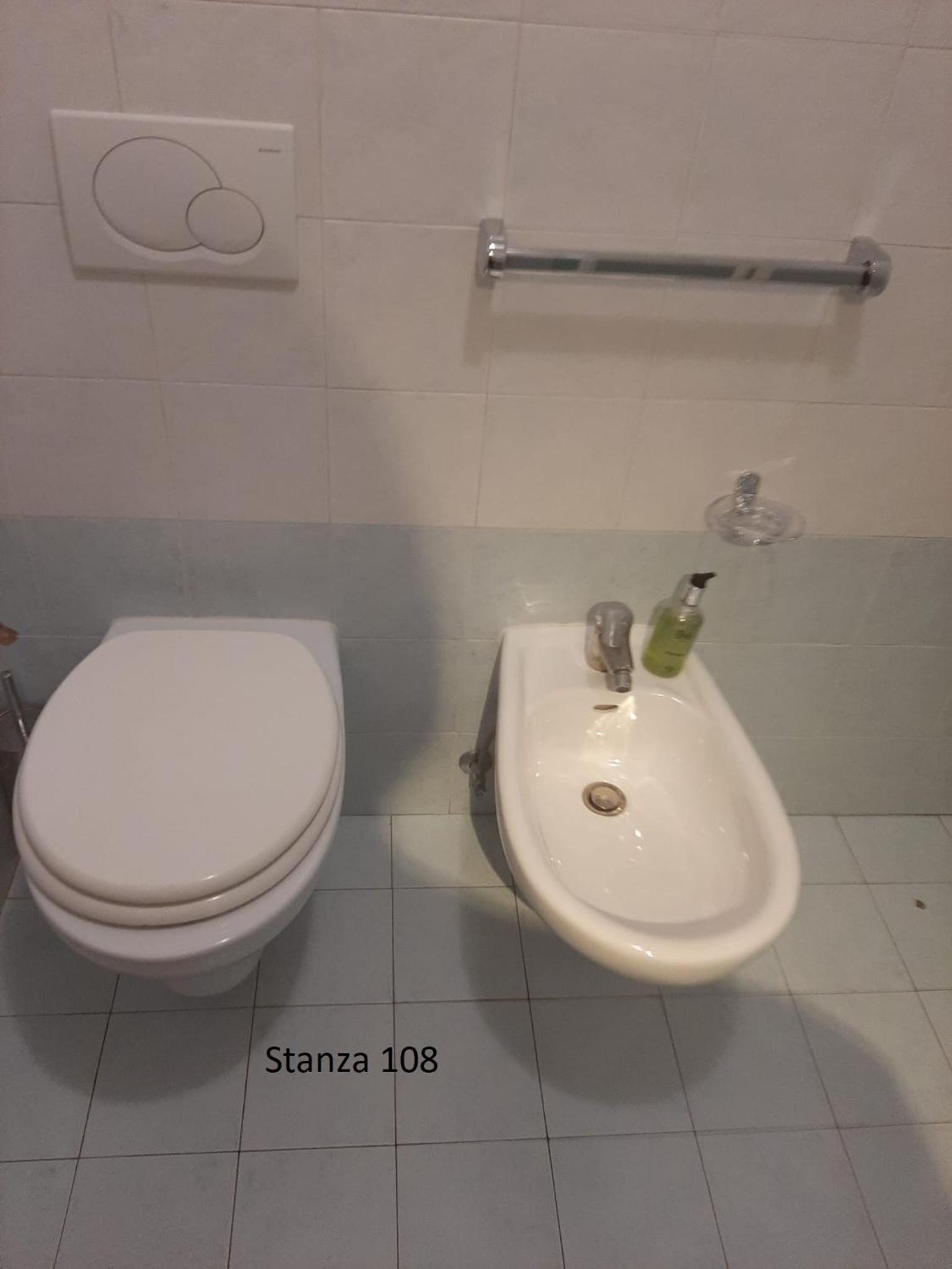 Standard Double Room - Photo 17