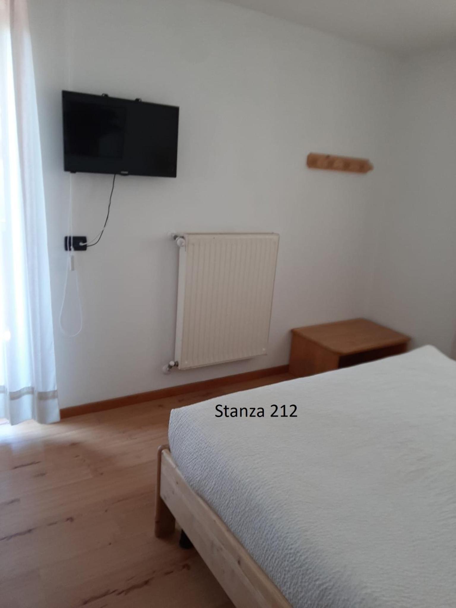 Standard Double Room - Photo 16