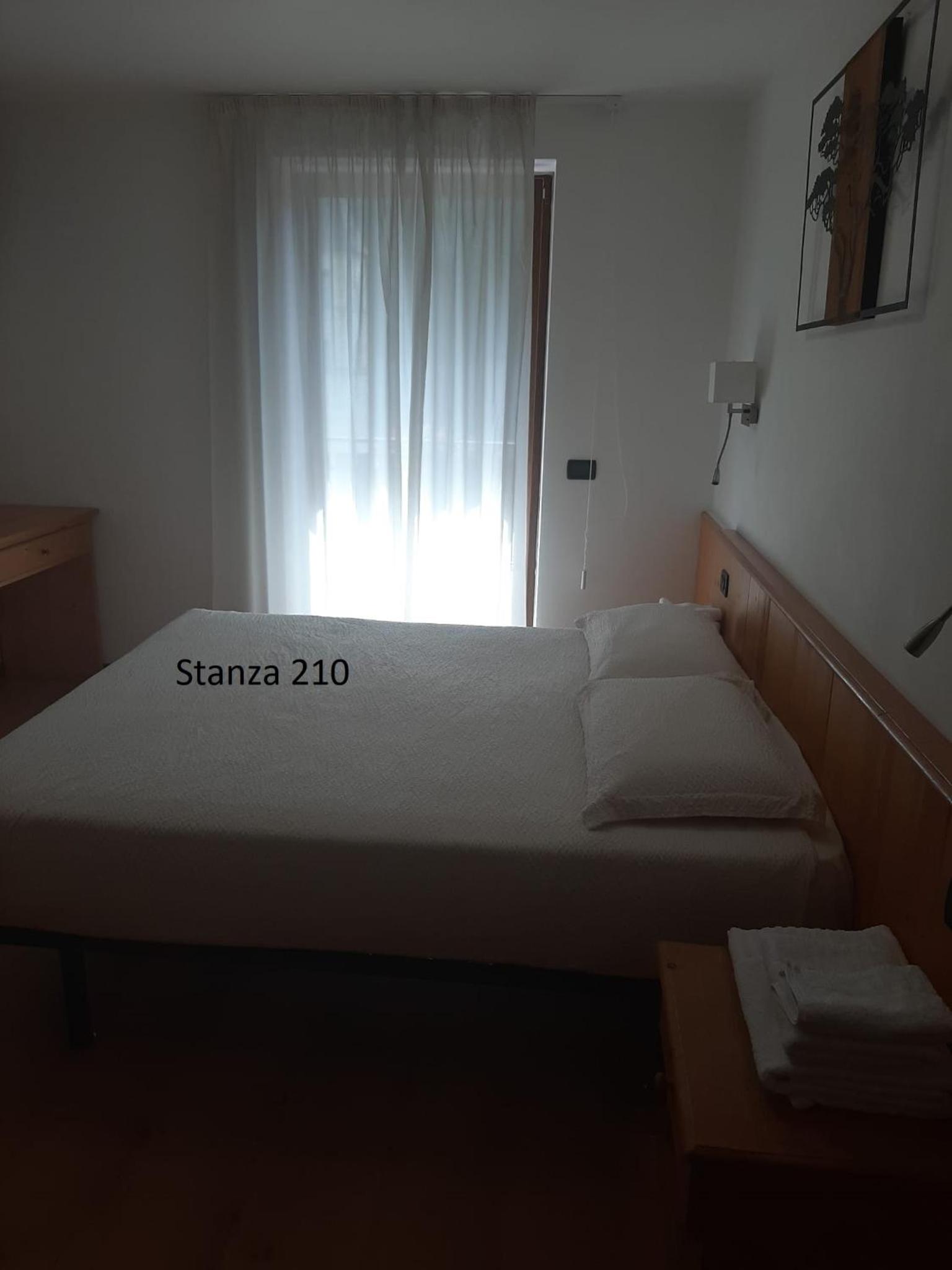 Standard Double Room - Photo 23