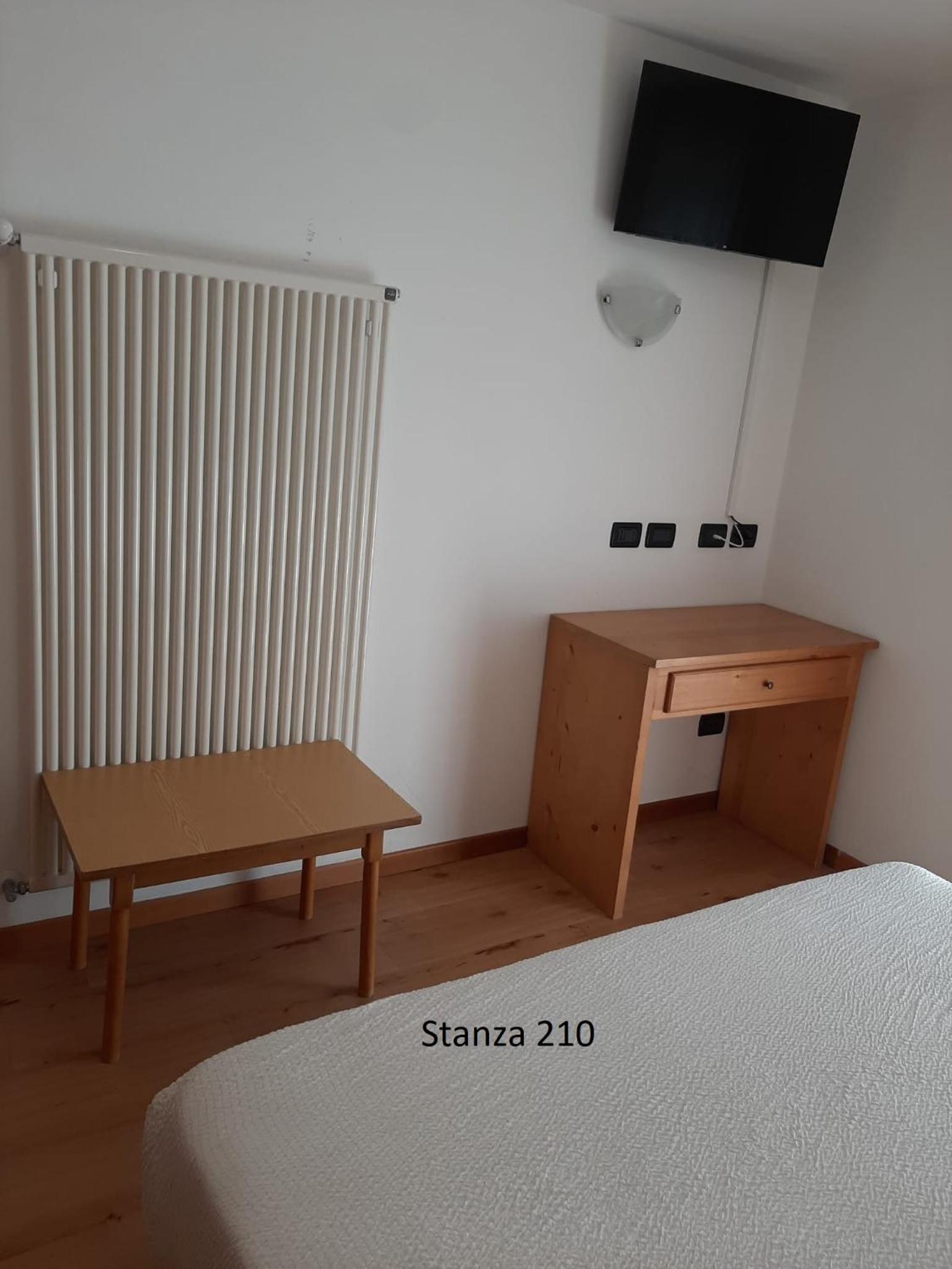 Standard Double Room - Photo 48