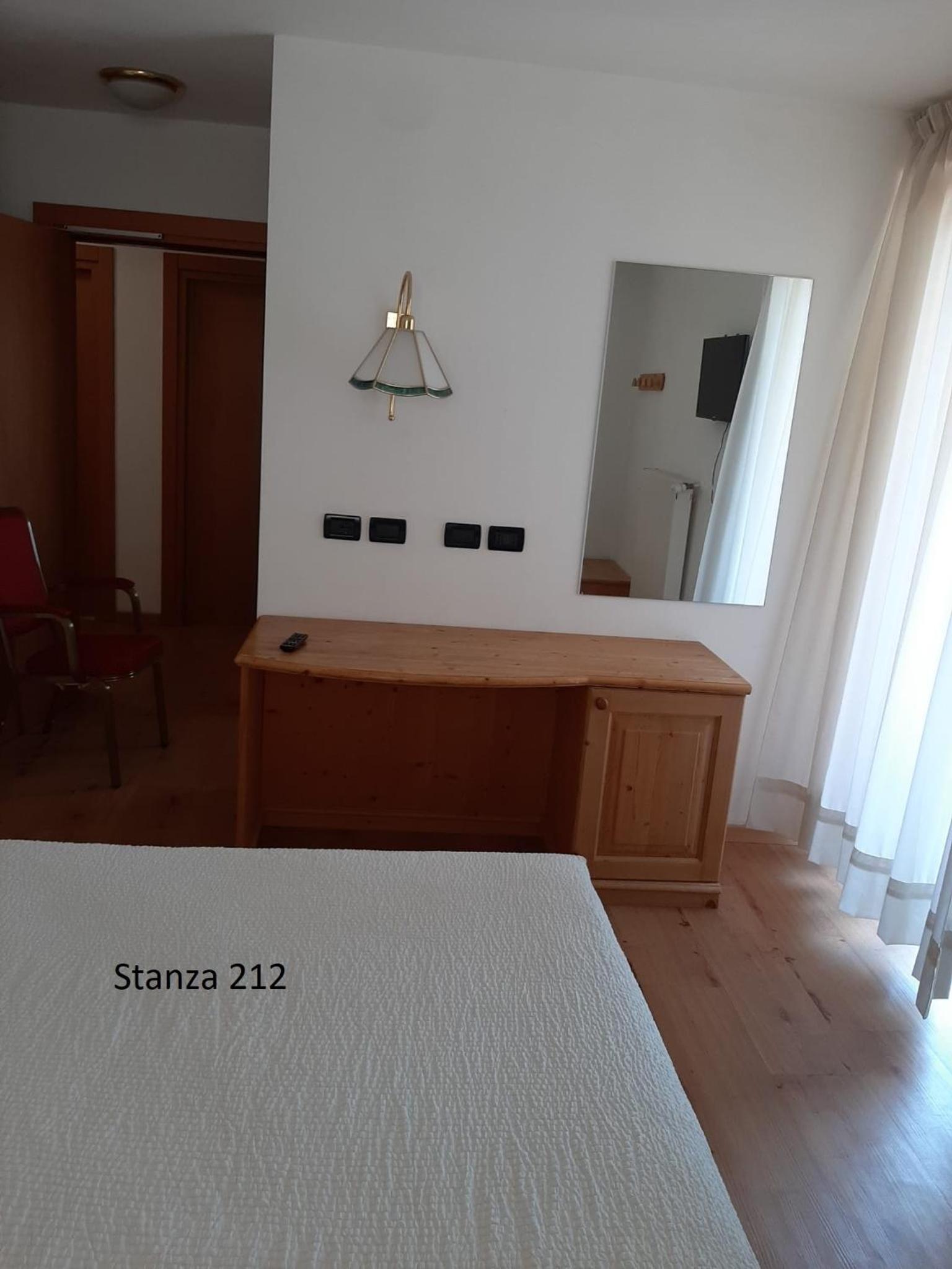 Standard Double Room - Photo 59