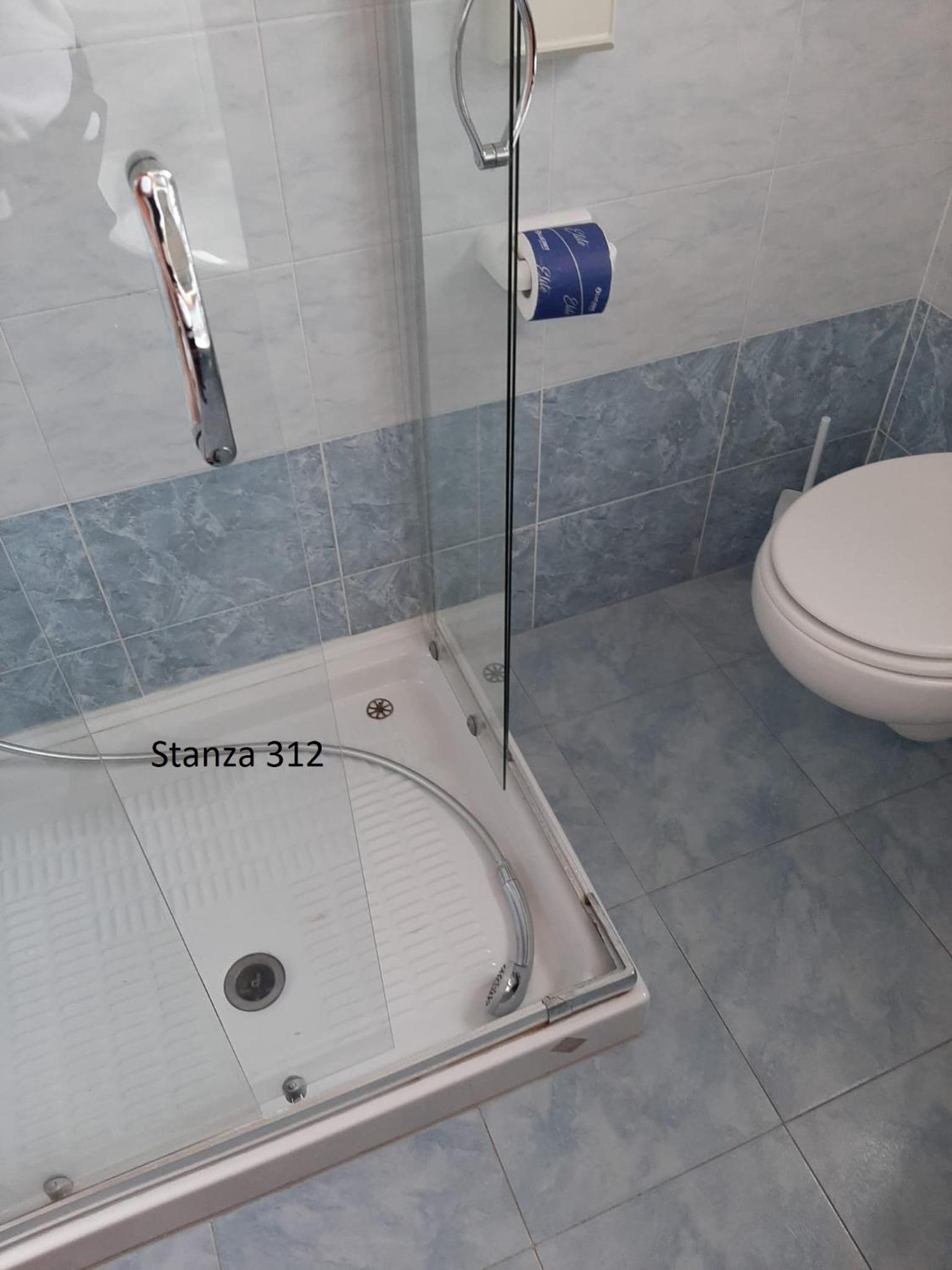Standard Double Room - Photo 60