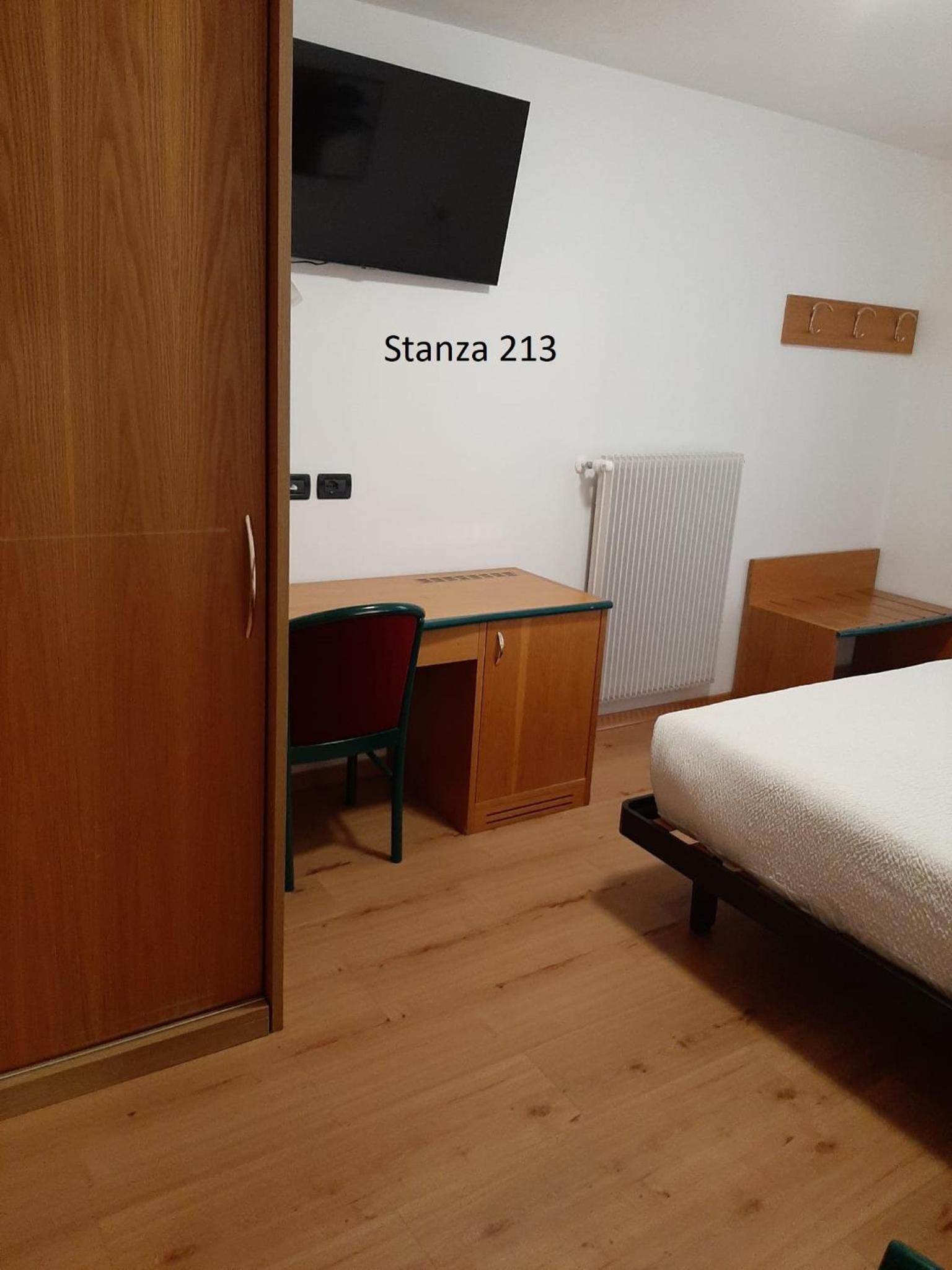 Standard Double Room - Photo 3