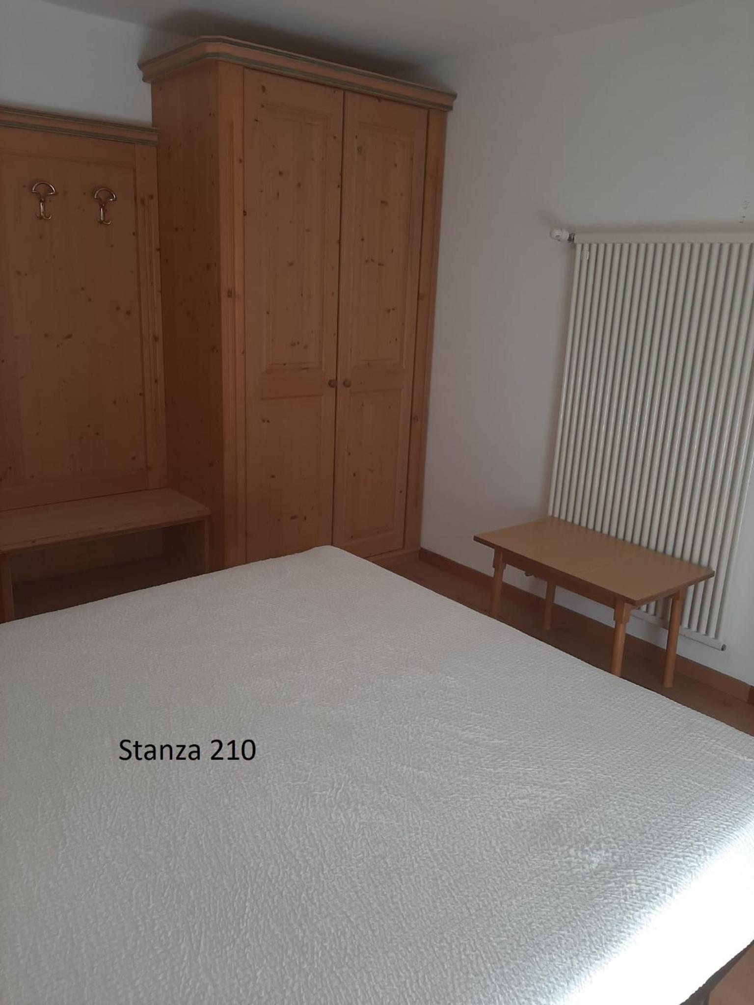Standard Double Room - Photo 8