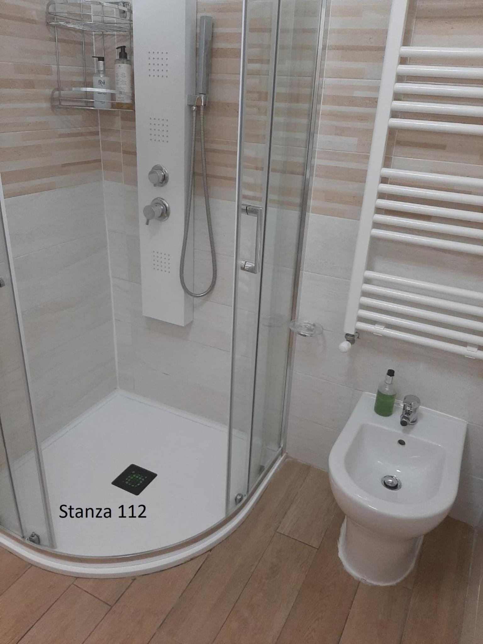 Standard Double Room - Photo 43
