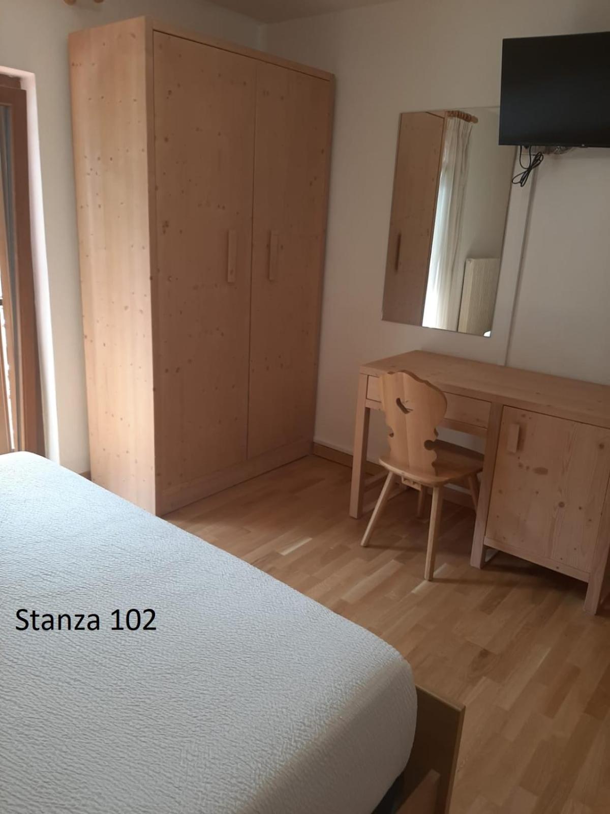 Budget Double Room - Photo 2
