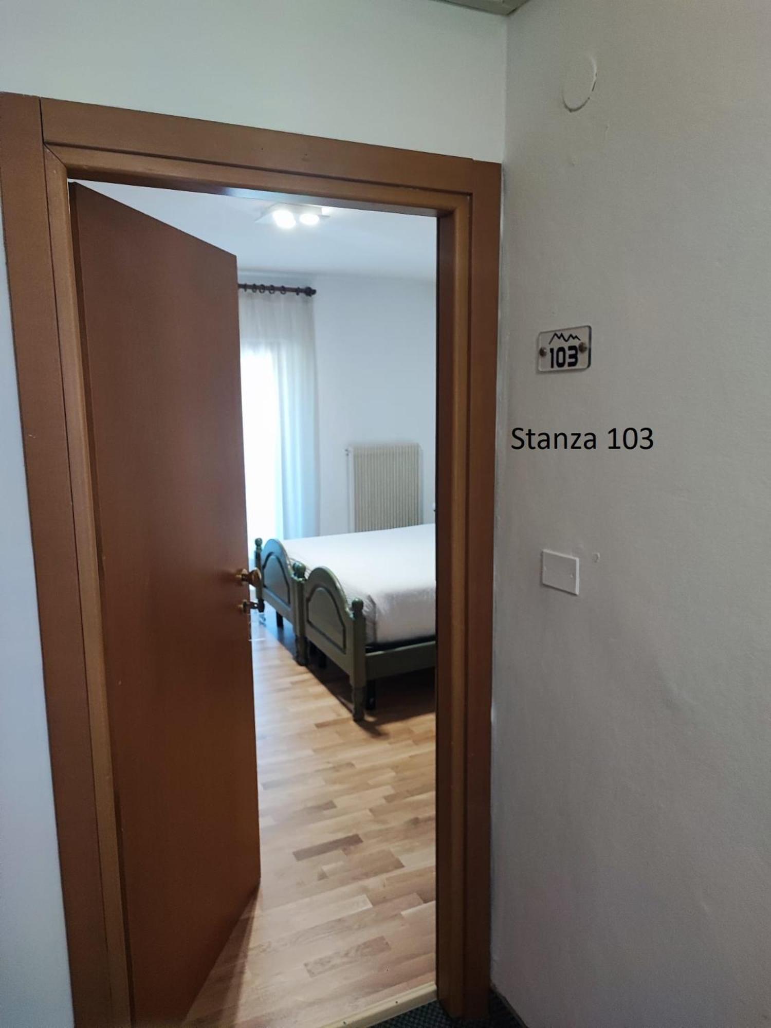 Standard Quadruple Room - Photo 8