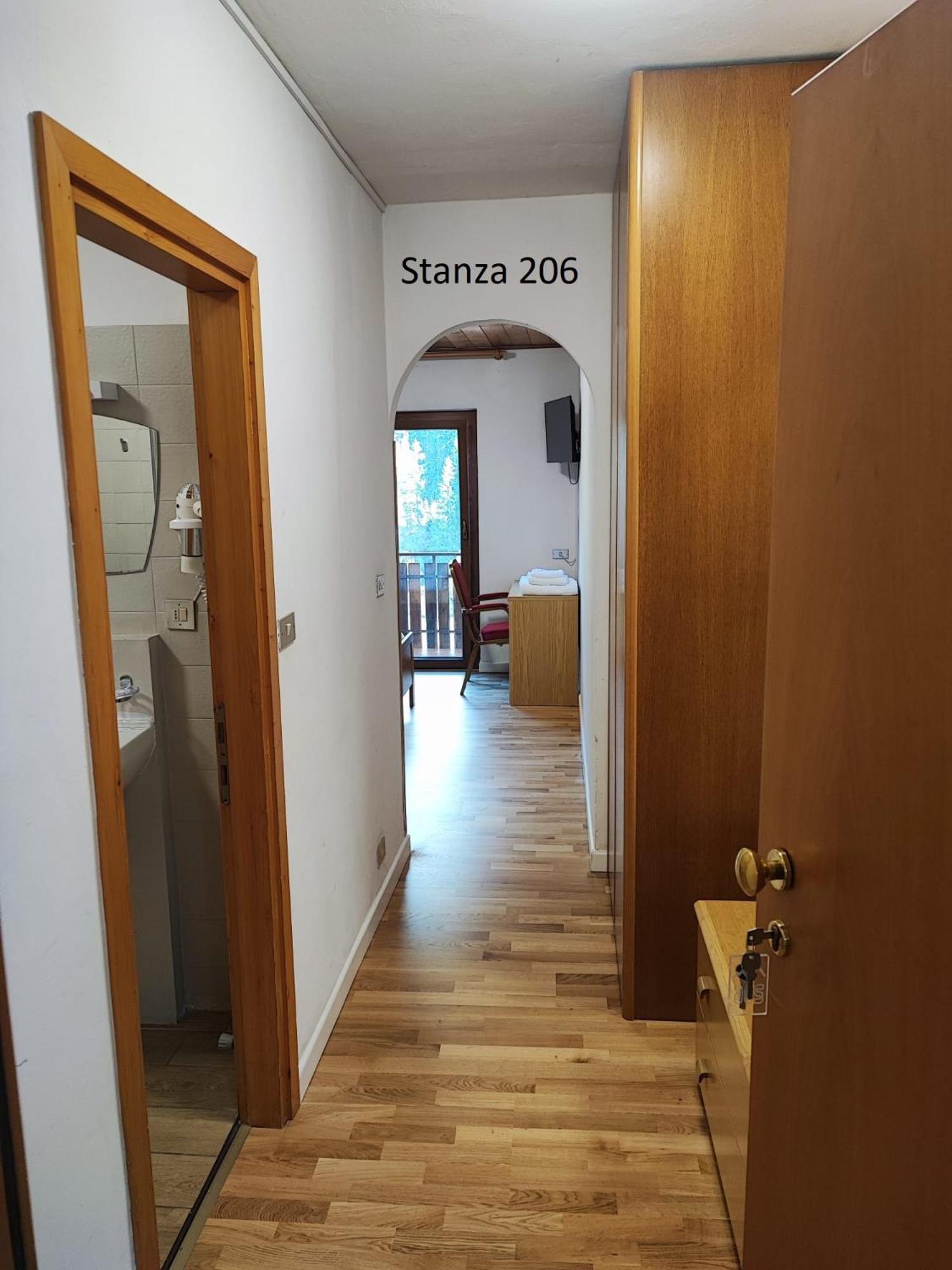 Standard Quadruple Room - Photo 41