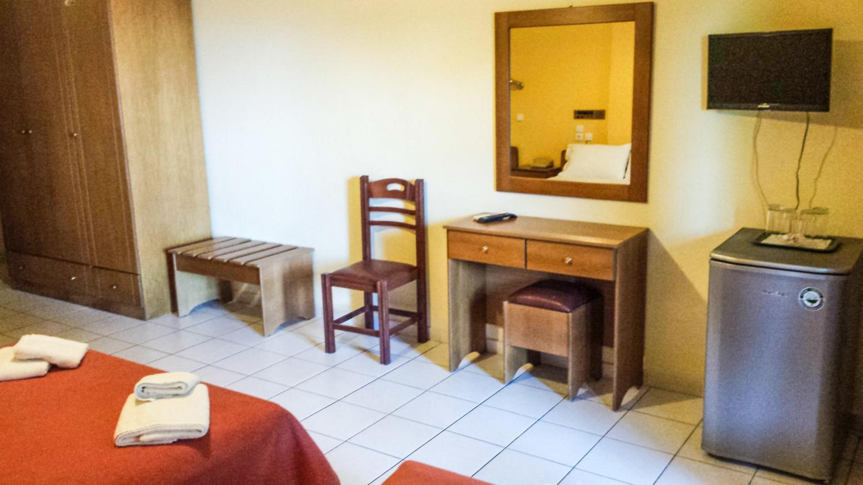Quadruple Room with Meteora View - Photo 5