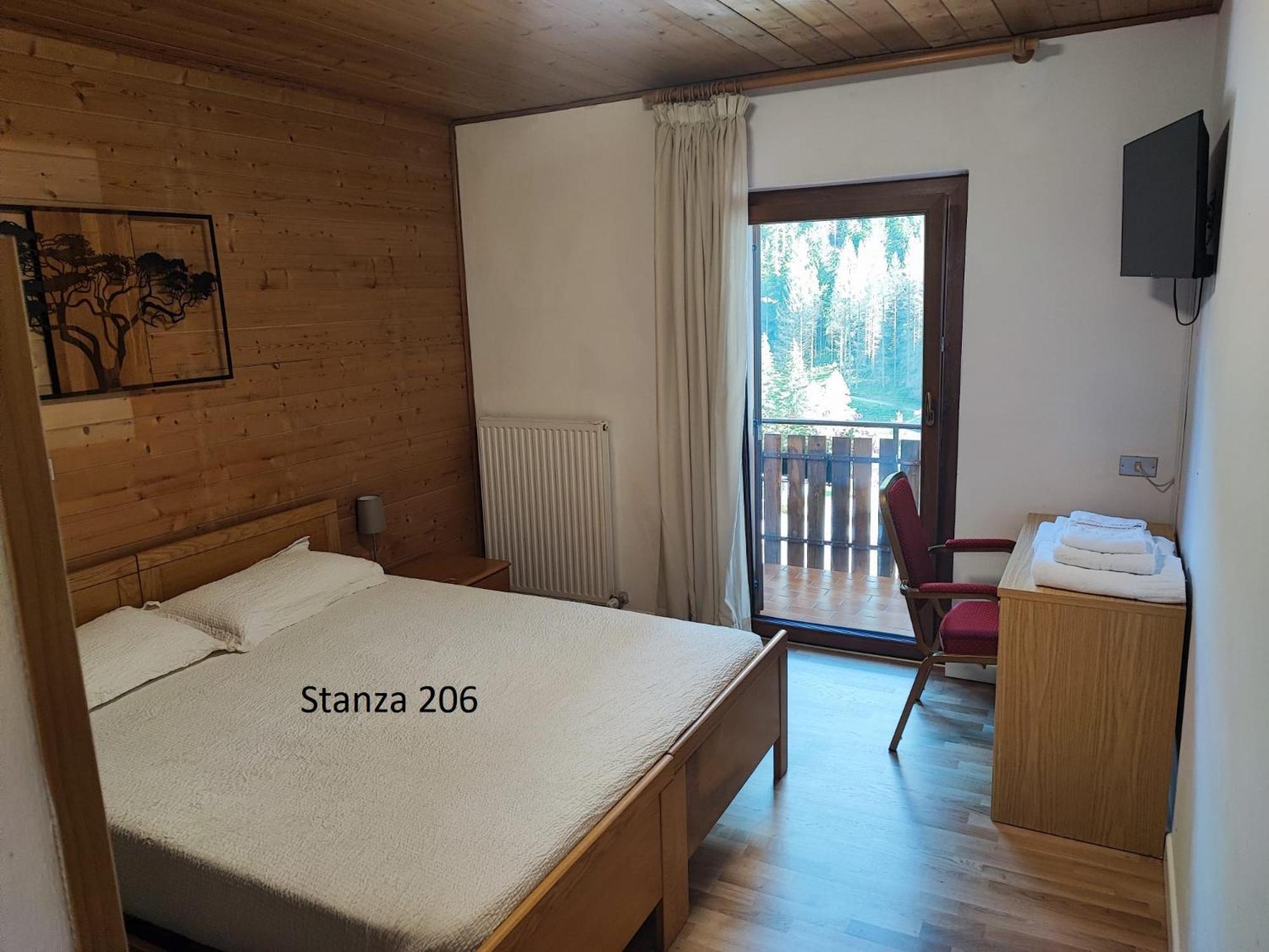 Standard Quadruple Room - Photo 36