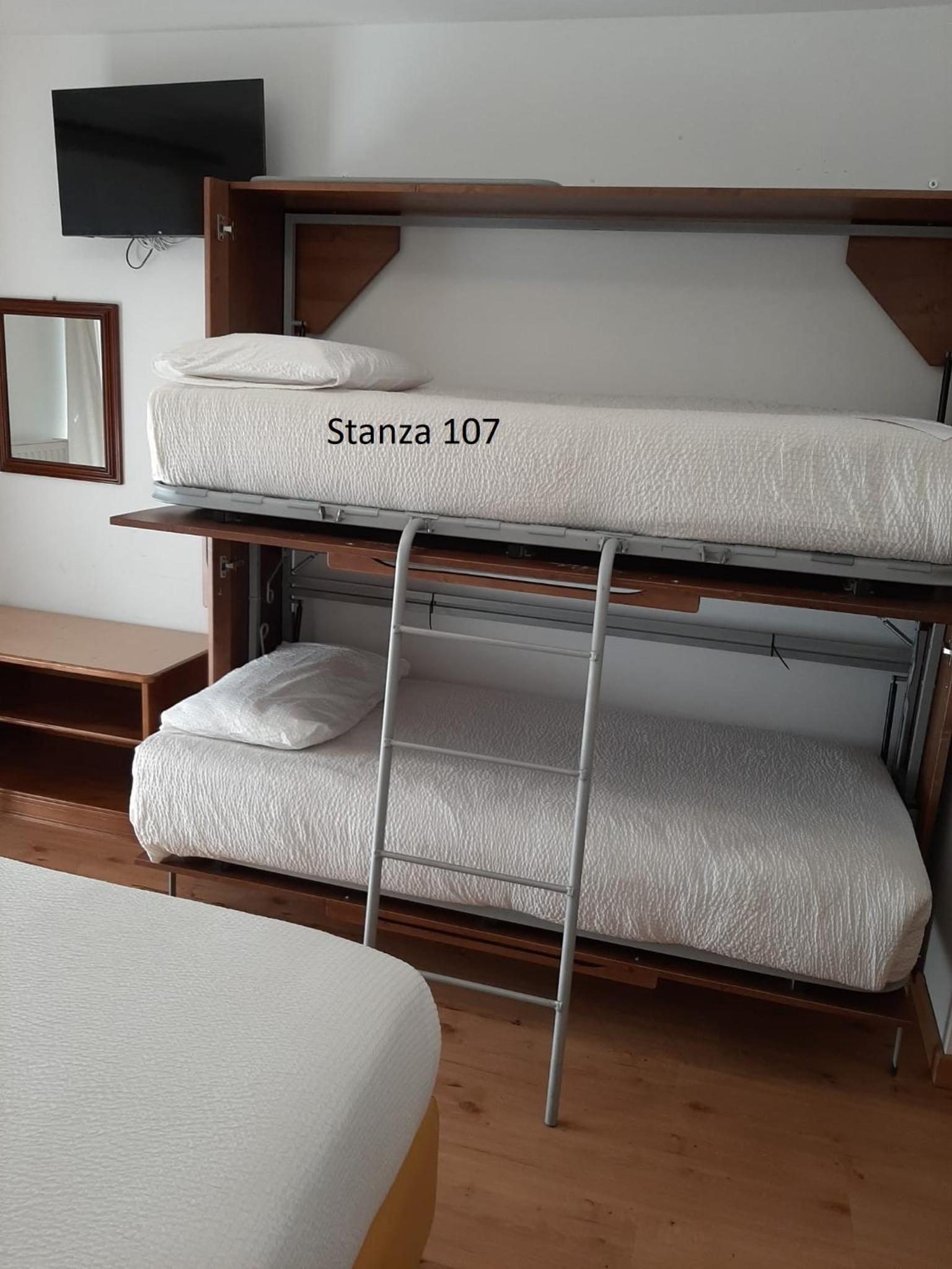 Standard Quadruple Room - Photo 38