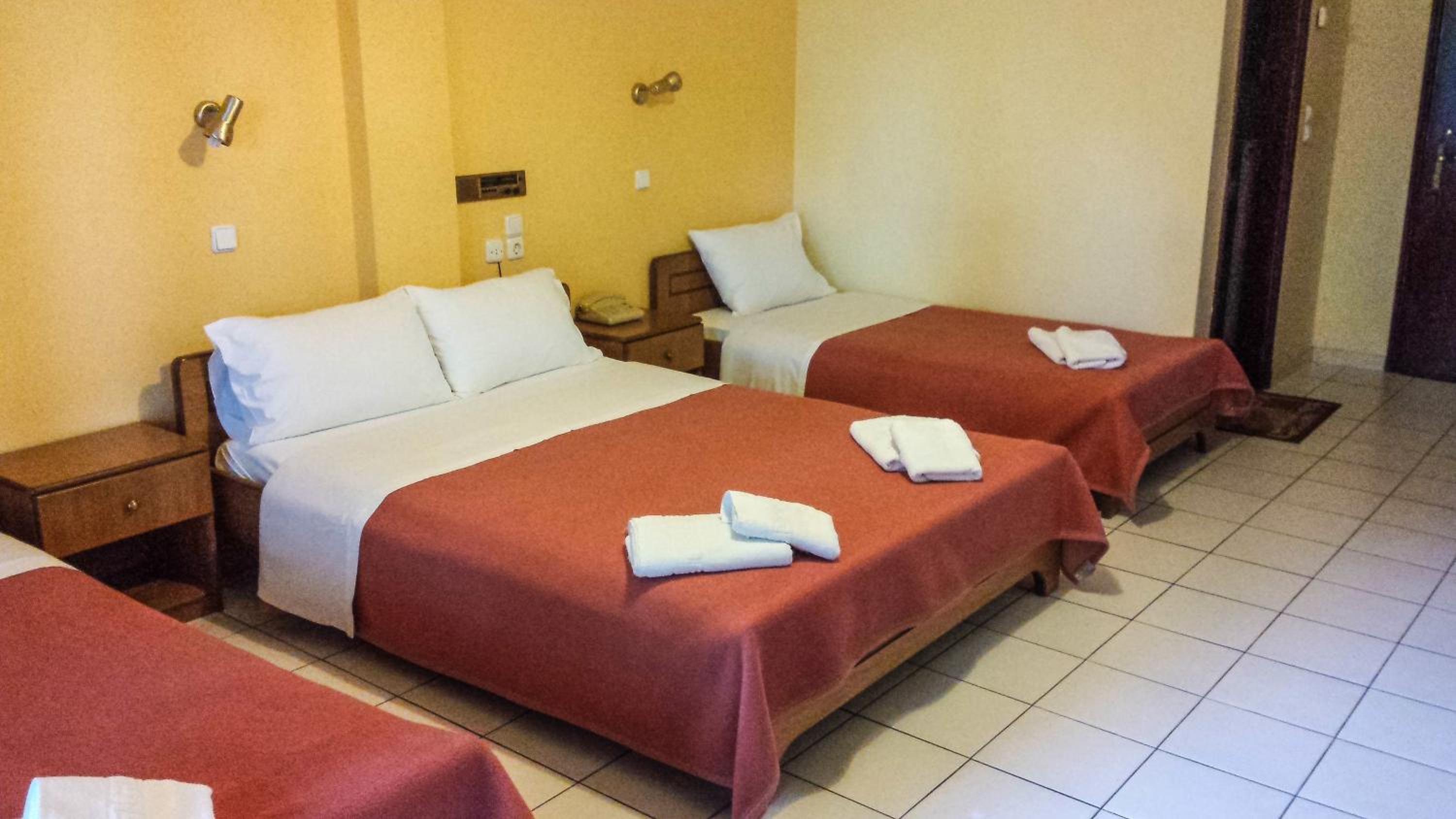 Quadruple Room - Photo 1