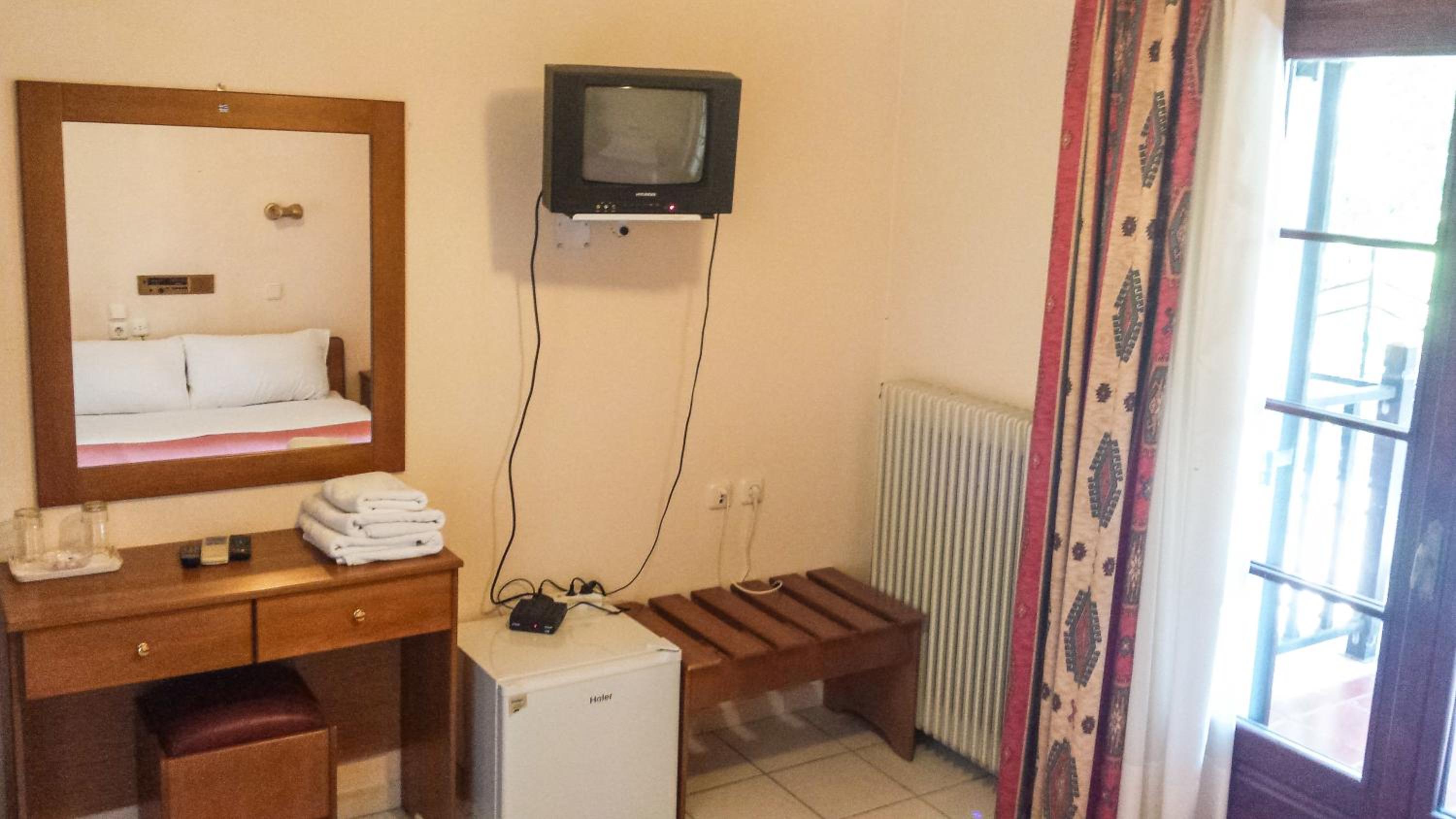 Double Room - Photo 7