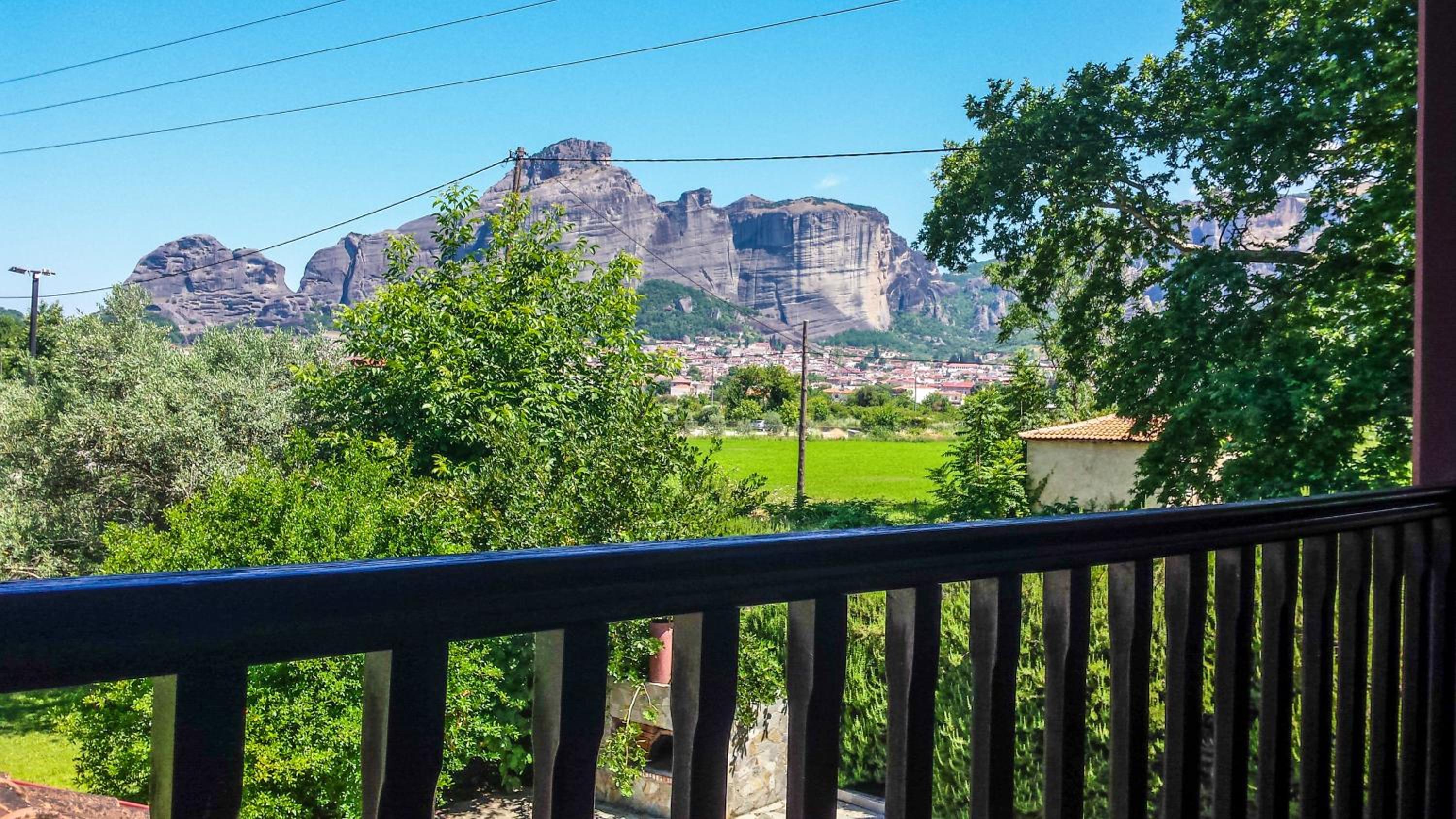Quadruple Room with Meteora View - Photo 4