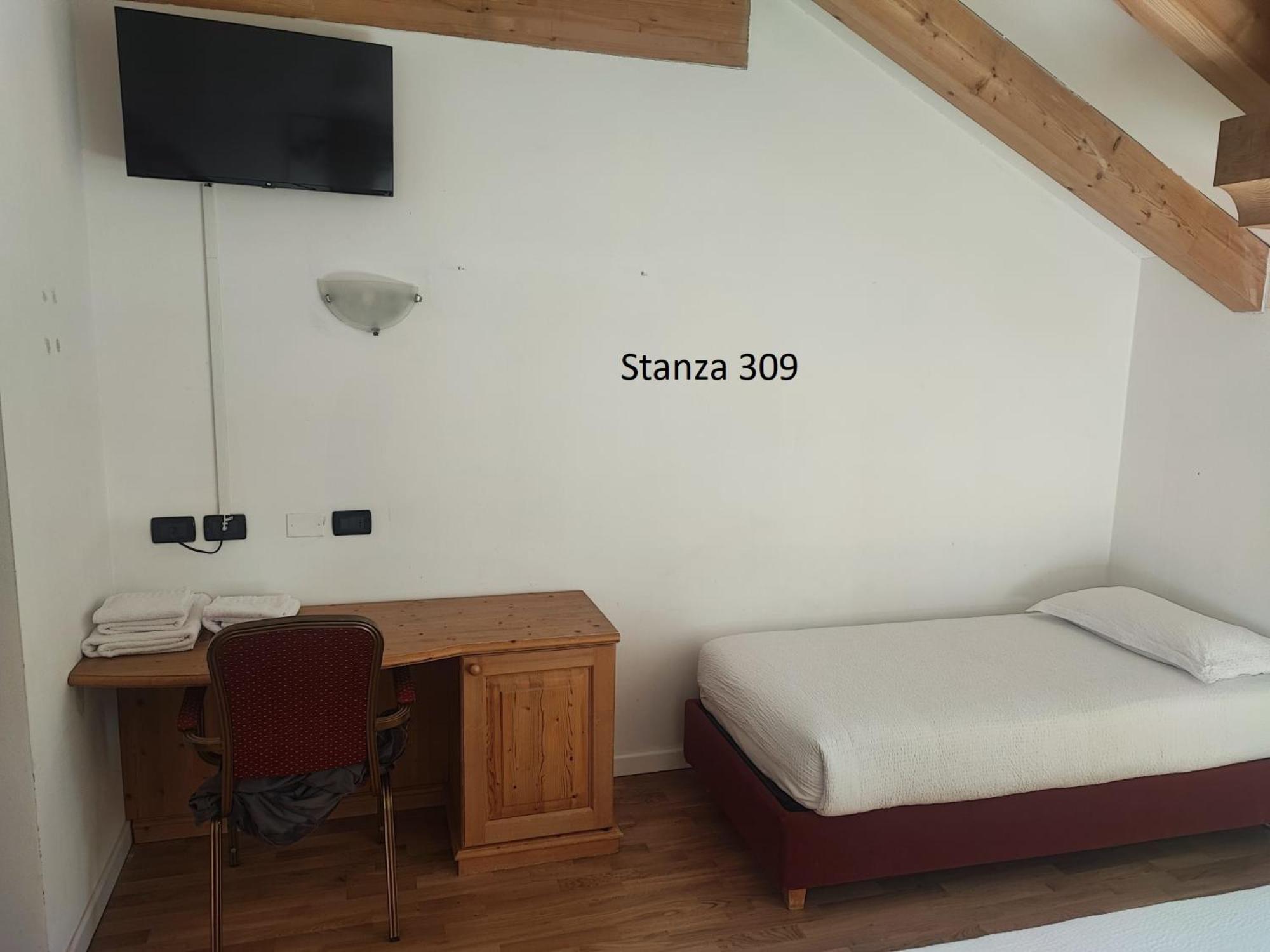 Basic Triple Room - Photo 10