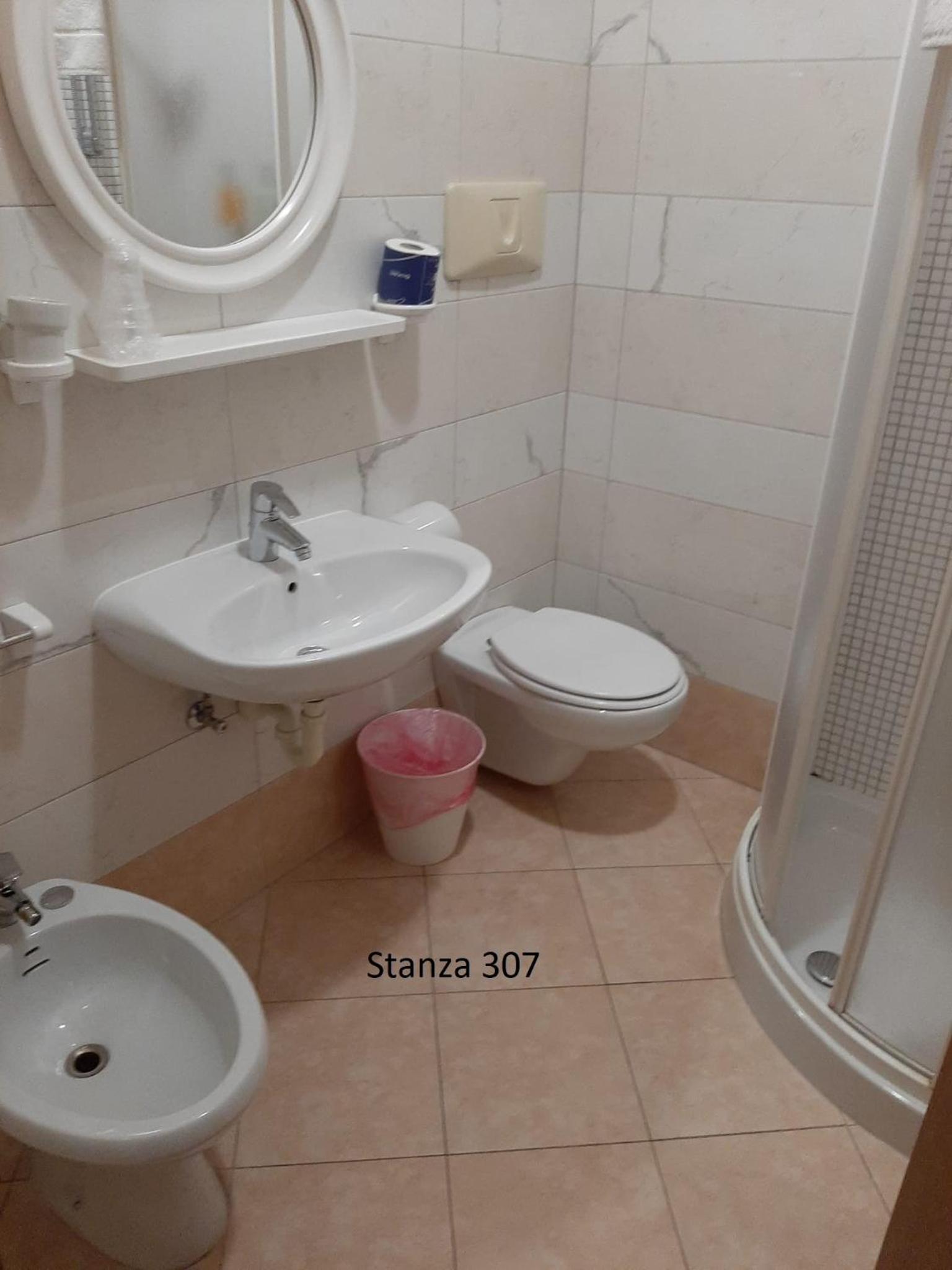 Basic Triple Room - Photo 19