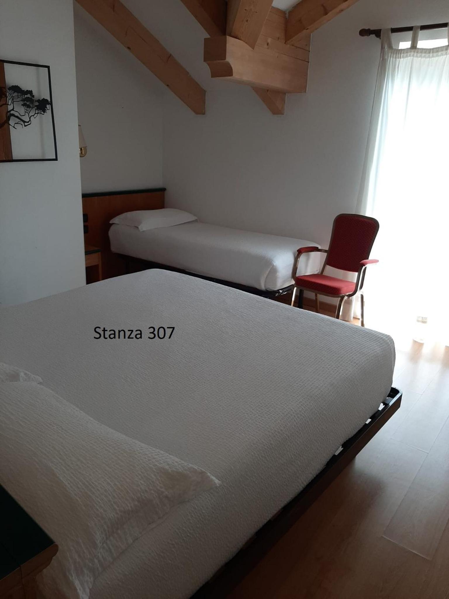 Basic Triple Room - Photo 13