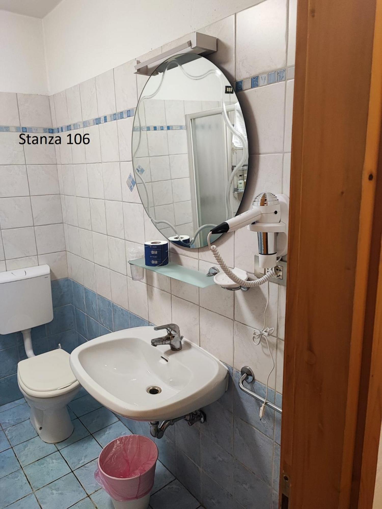 Basic Triple Room - Photo 15