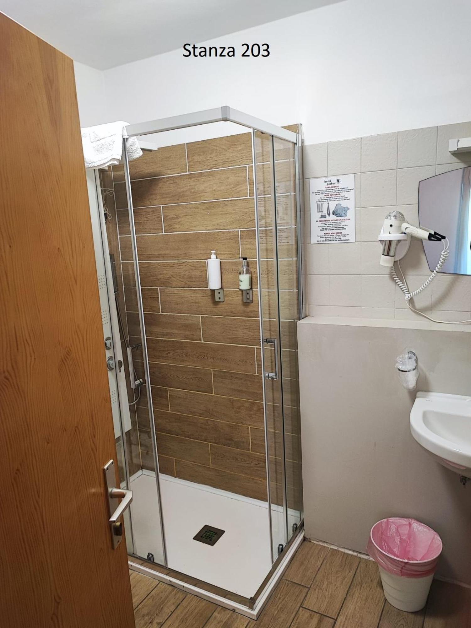 Basic Triple Room - Photo 16