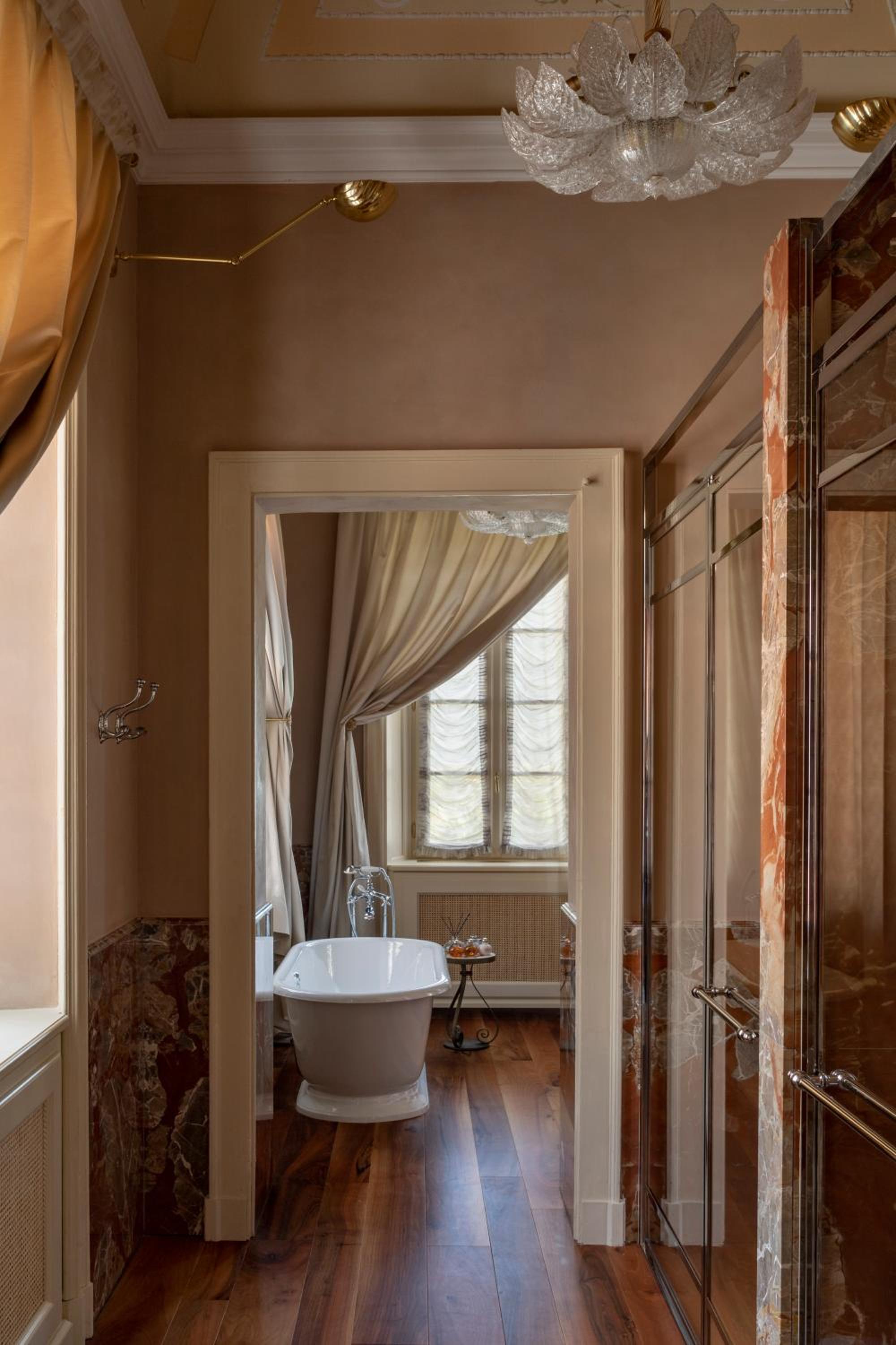 Suite with City View photo 3