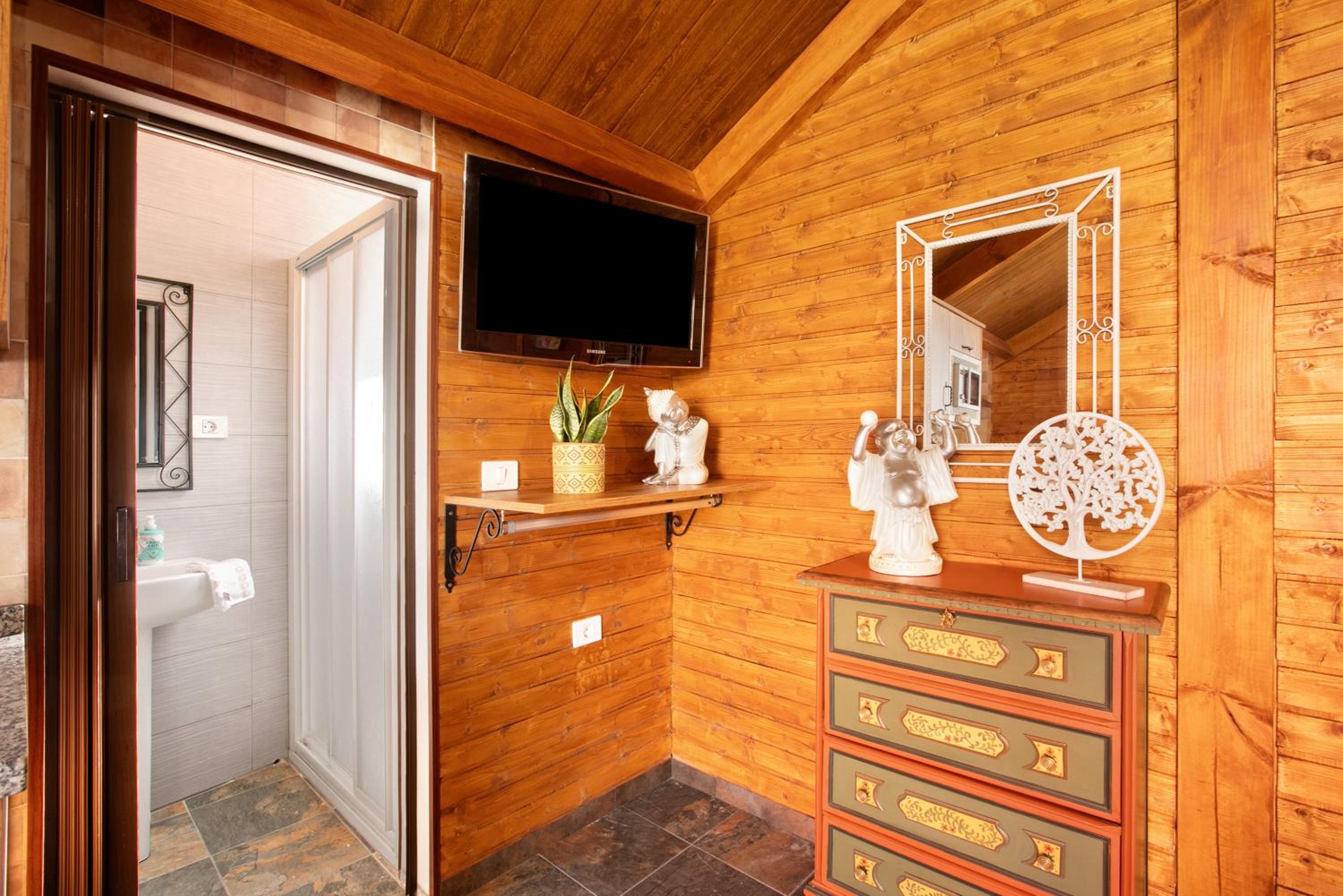 One-Bedroom House photo 2