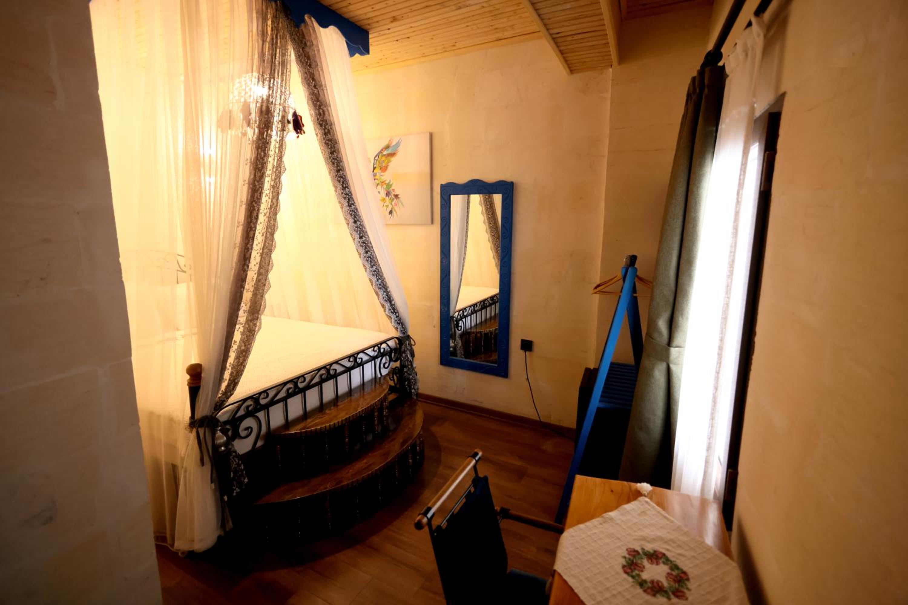 Double Room with Garden View - Photo 16
