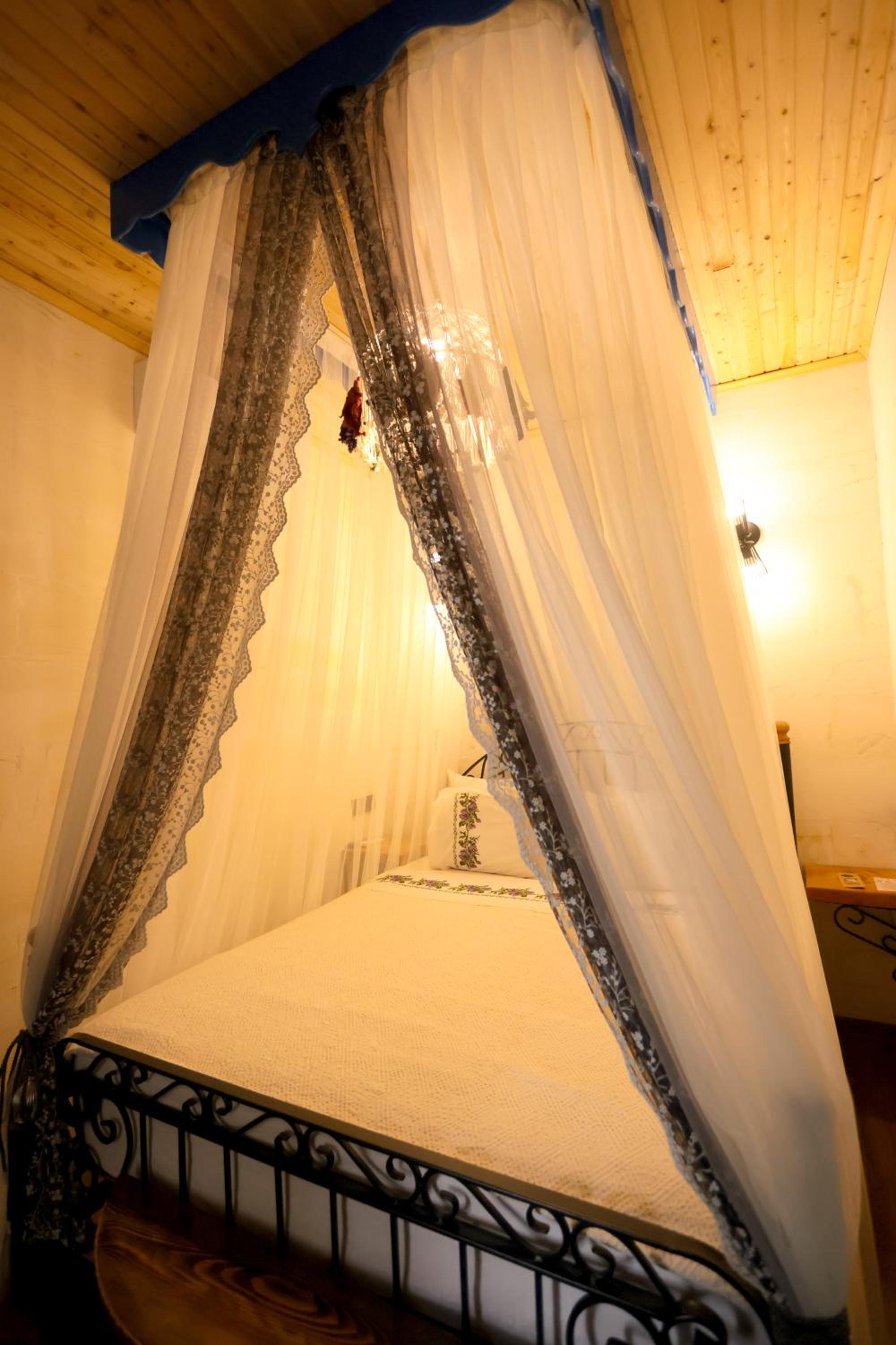 Double Room with Garden View - Photo 14