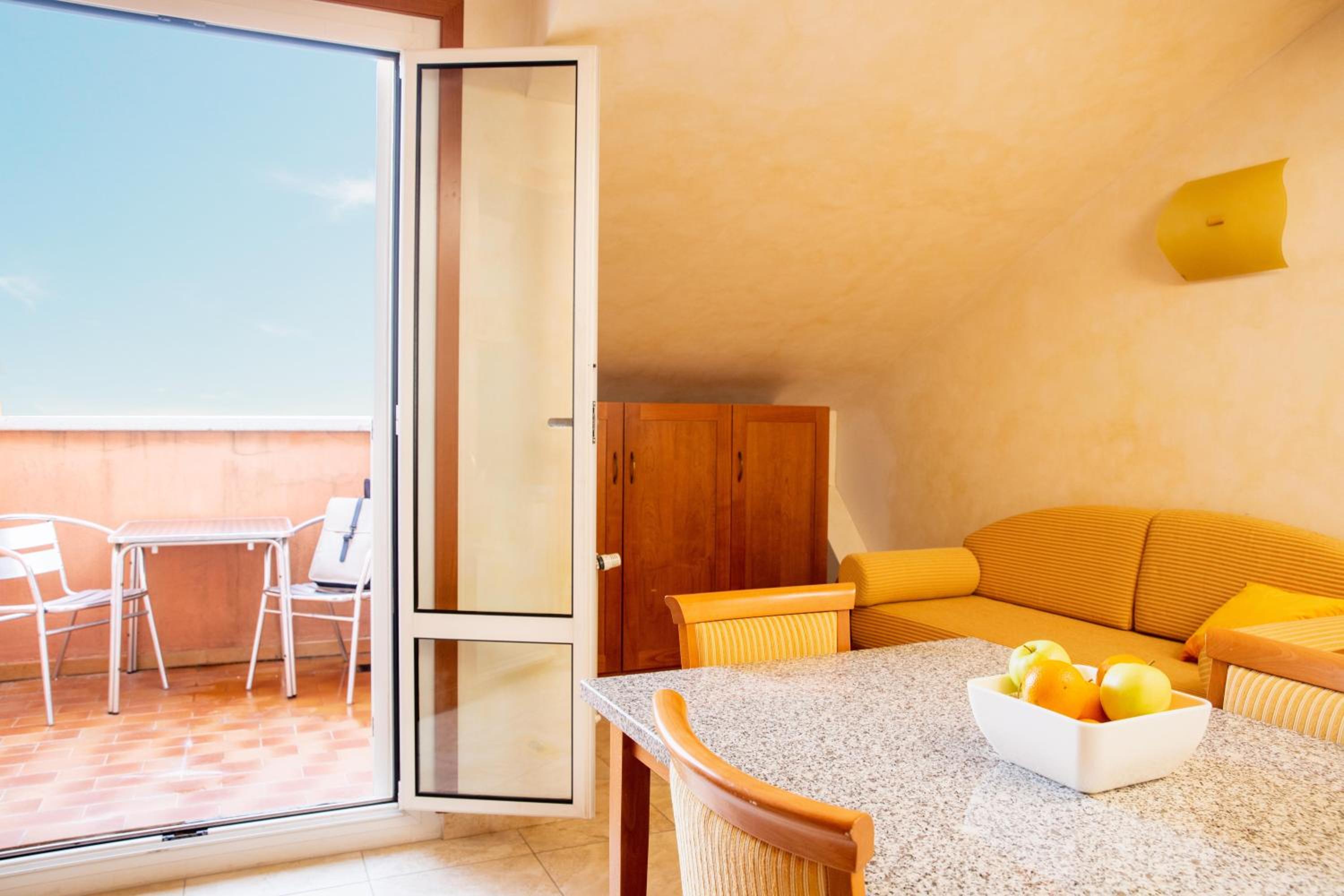 Premium Room with View - Photo 15