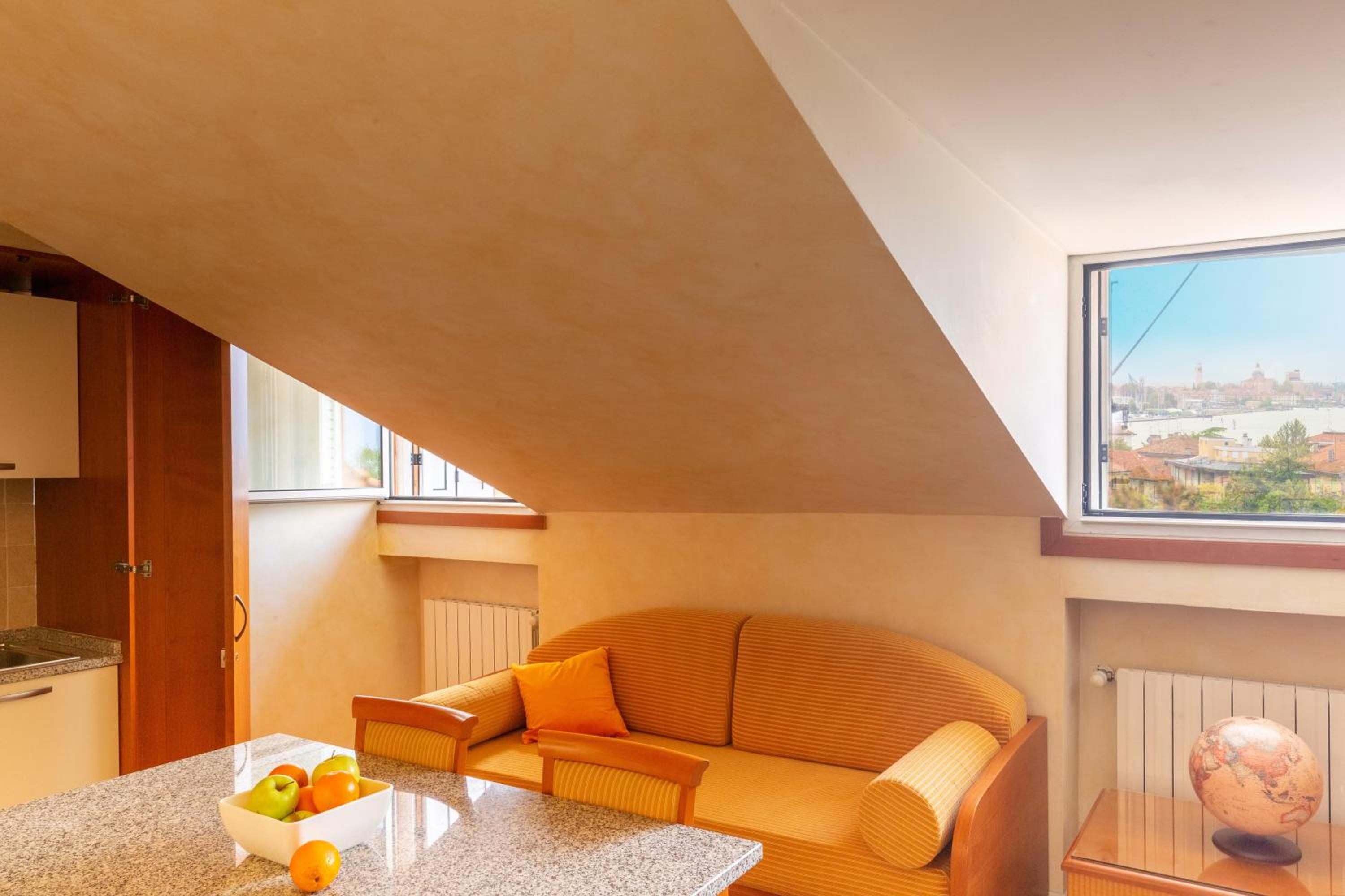 Premium Room with View - Photo 3