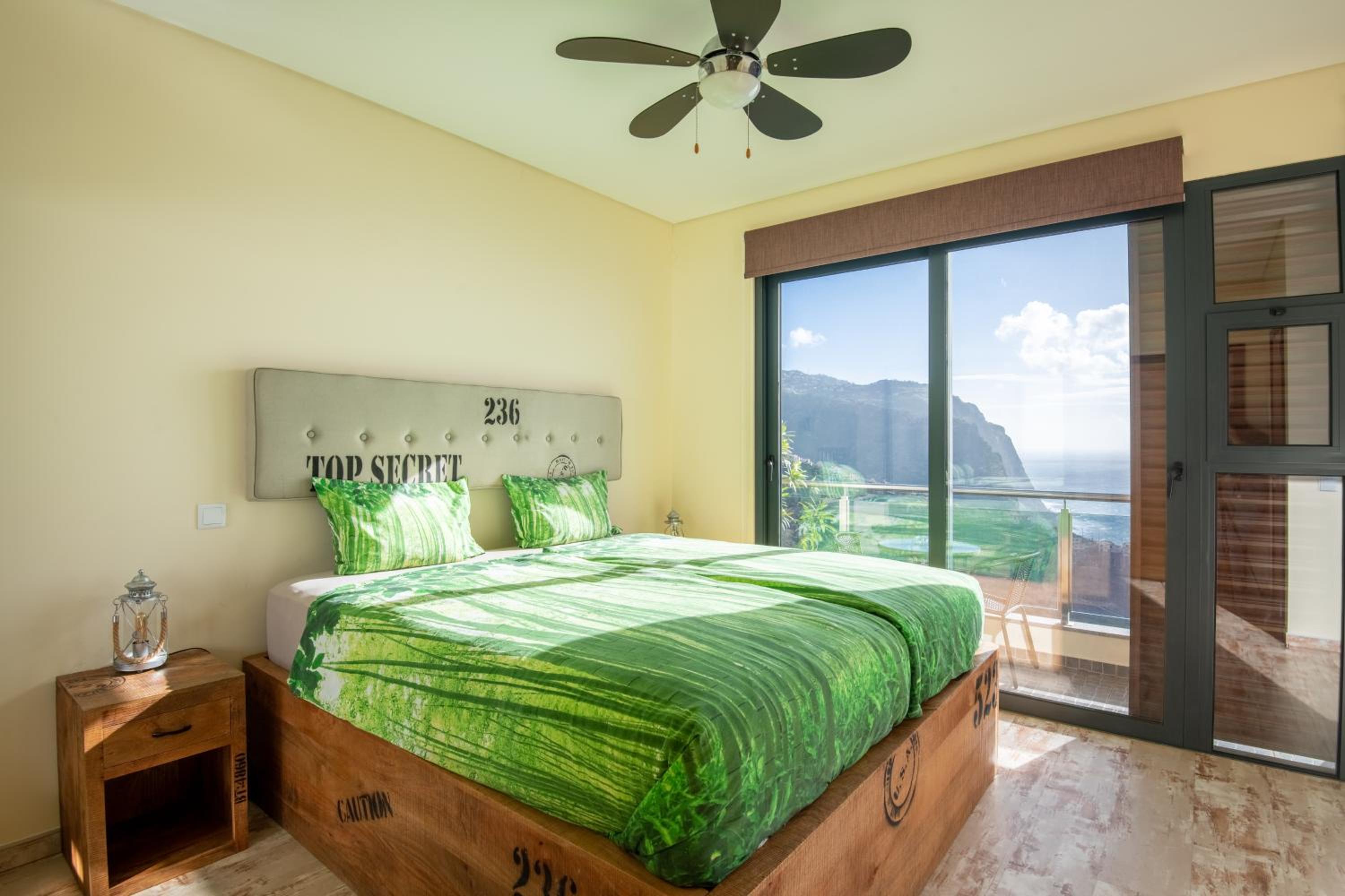 Deluxe Double Room with Balcony - Photo 7