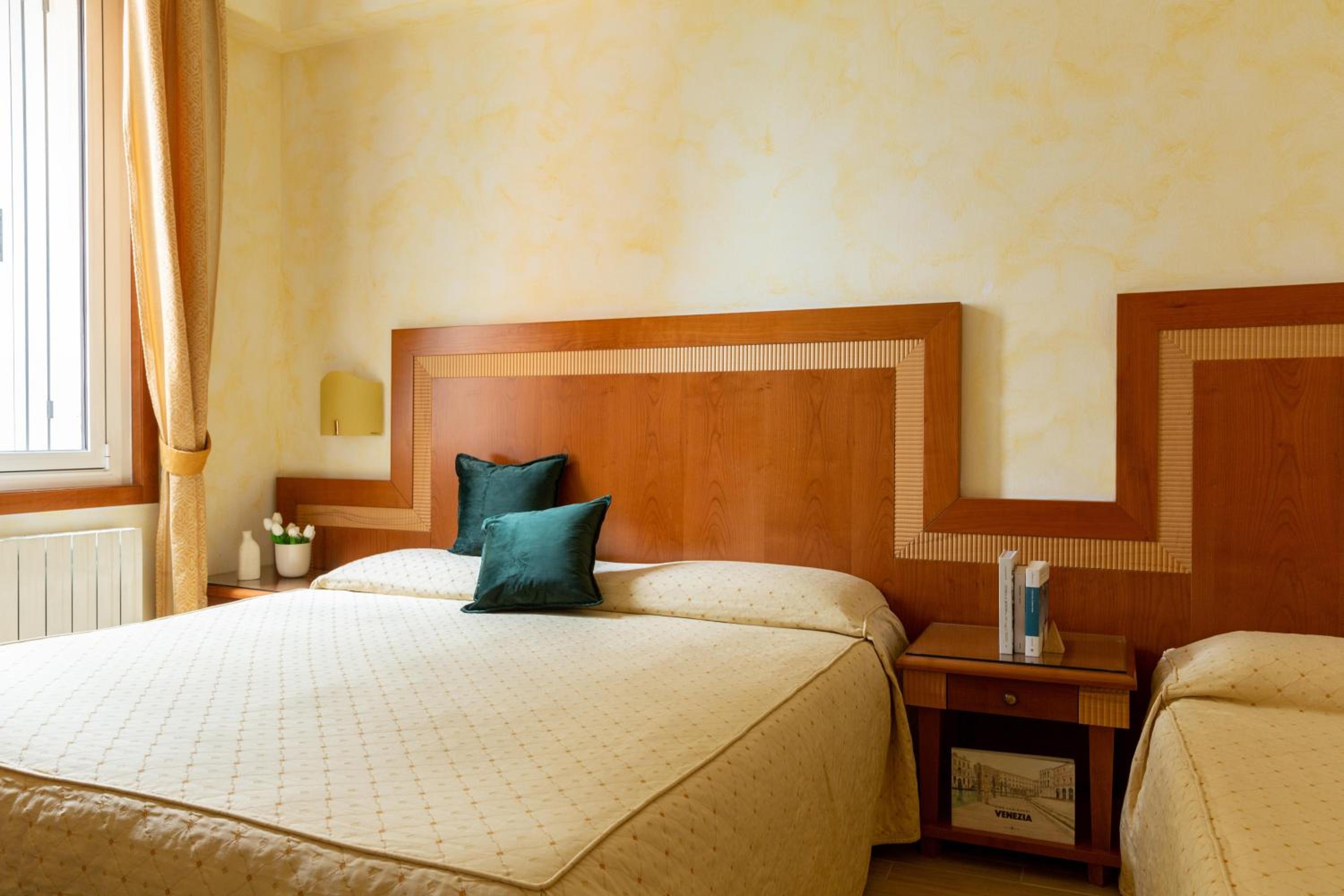 Superior Room - Photo 6