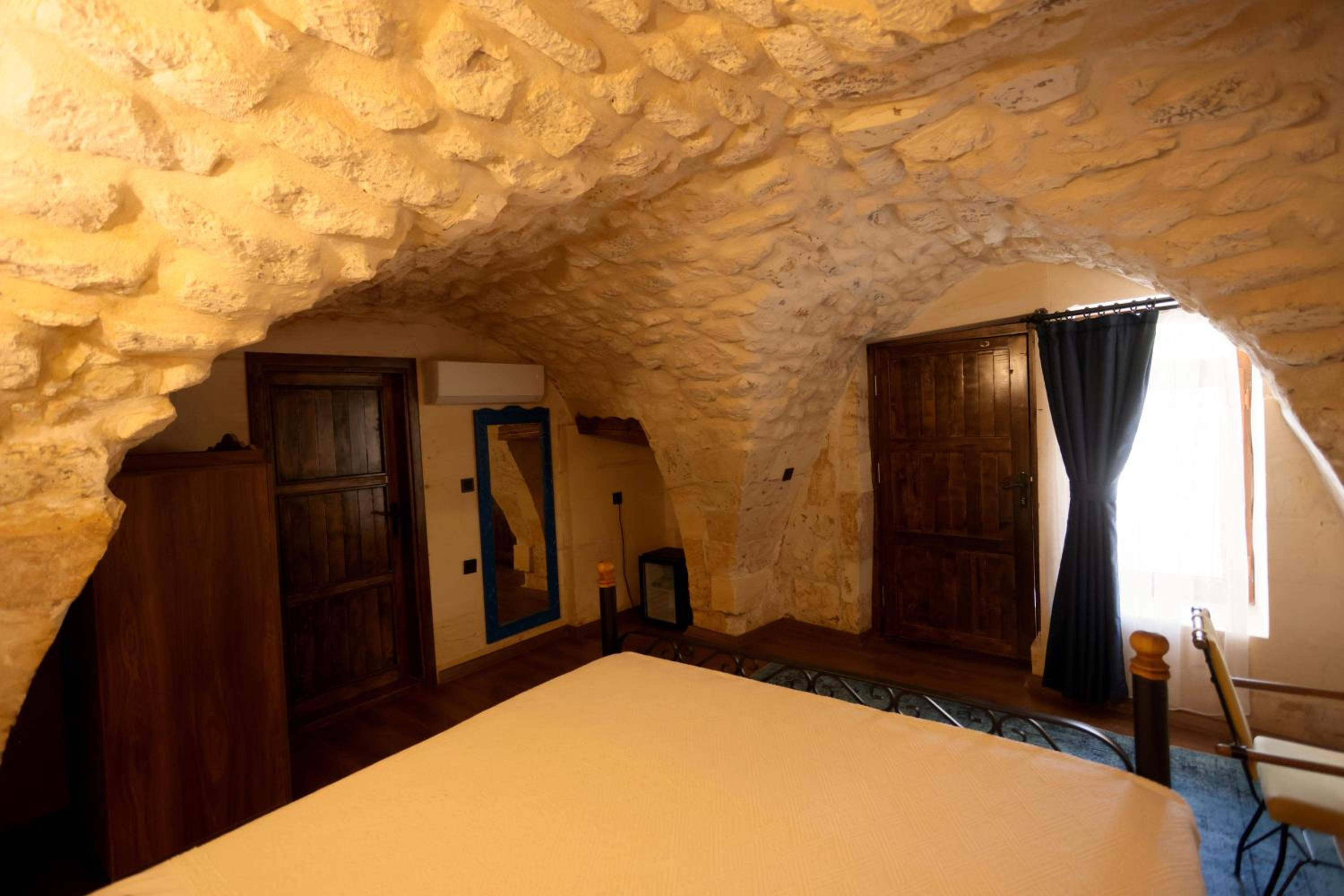 Double Room with Garden View - Photo 12