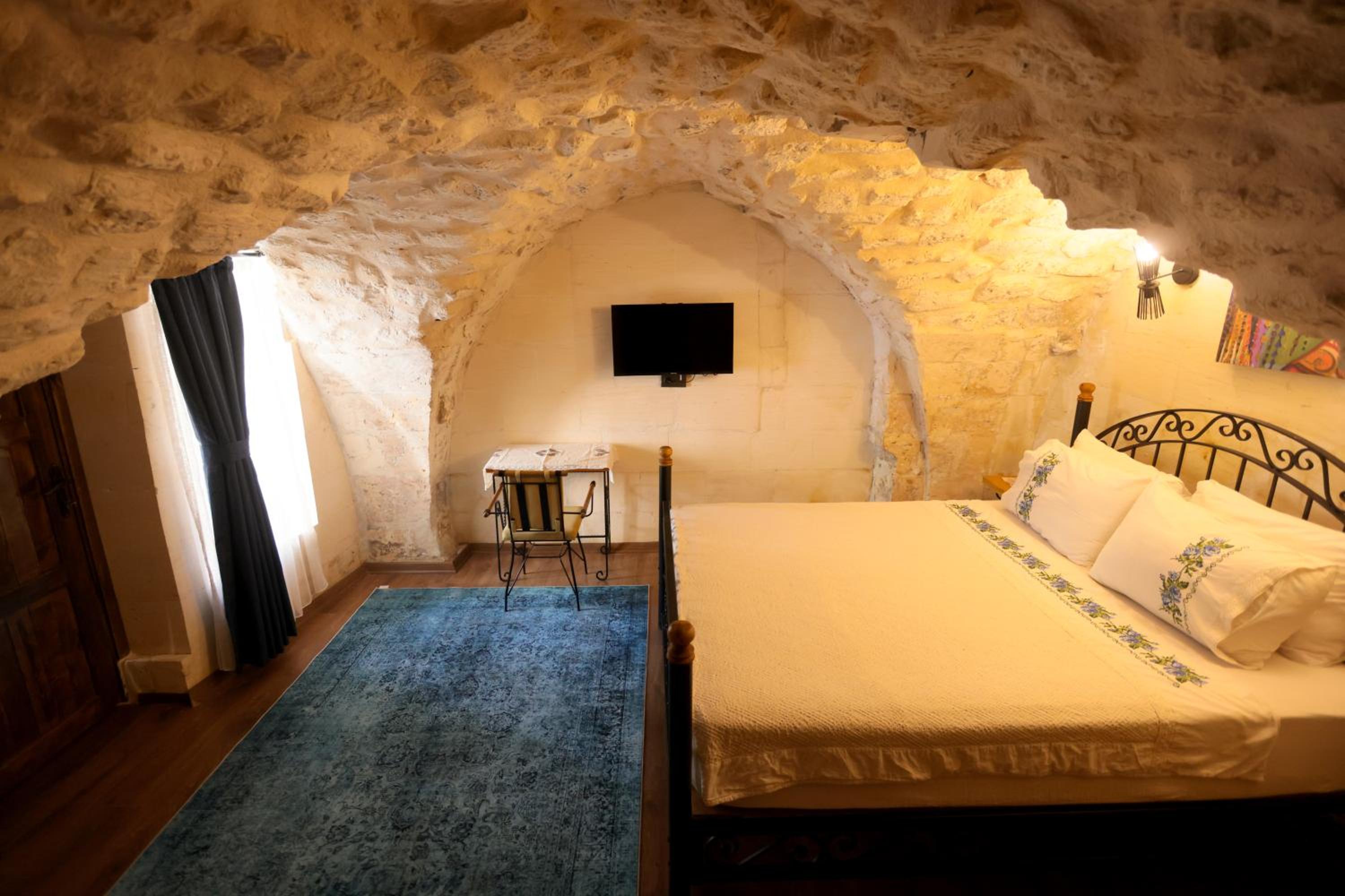 Double Room with Garden View - Photo 10