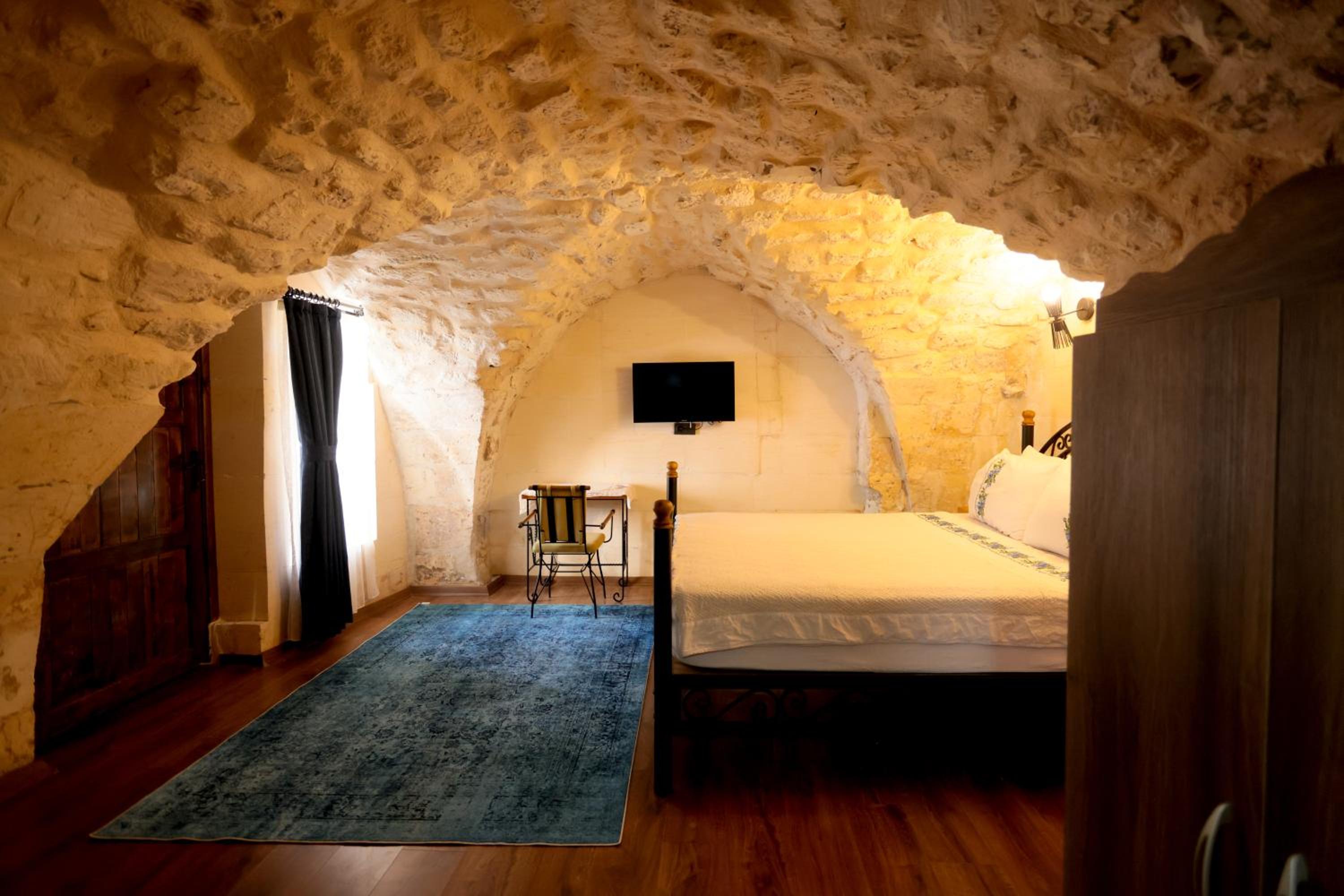 Double Room with Garden View - Photo 9
