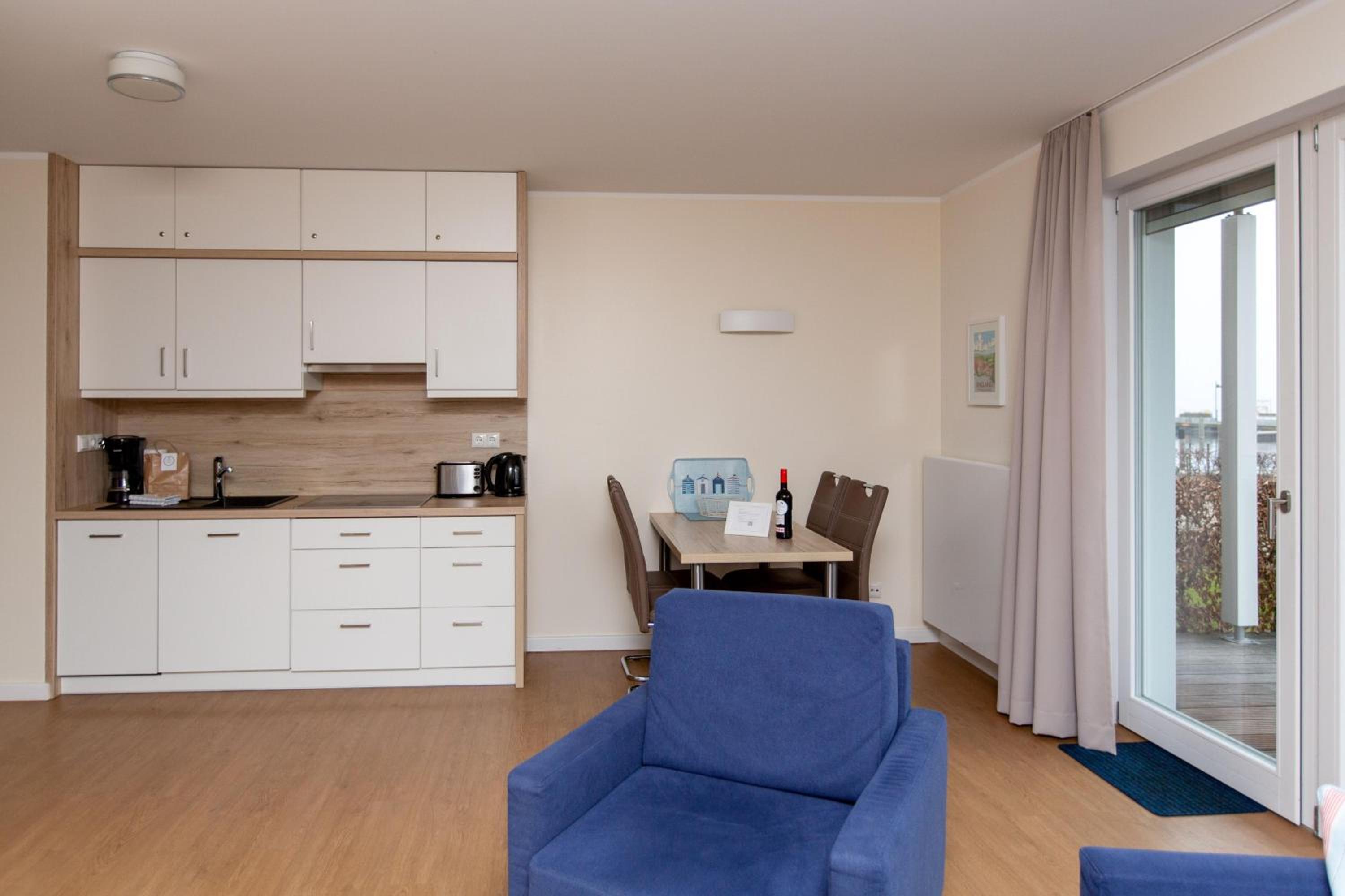 Apartment with Lake View photo 2