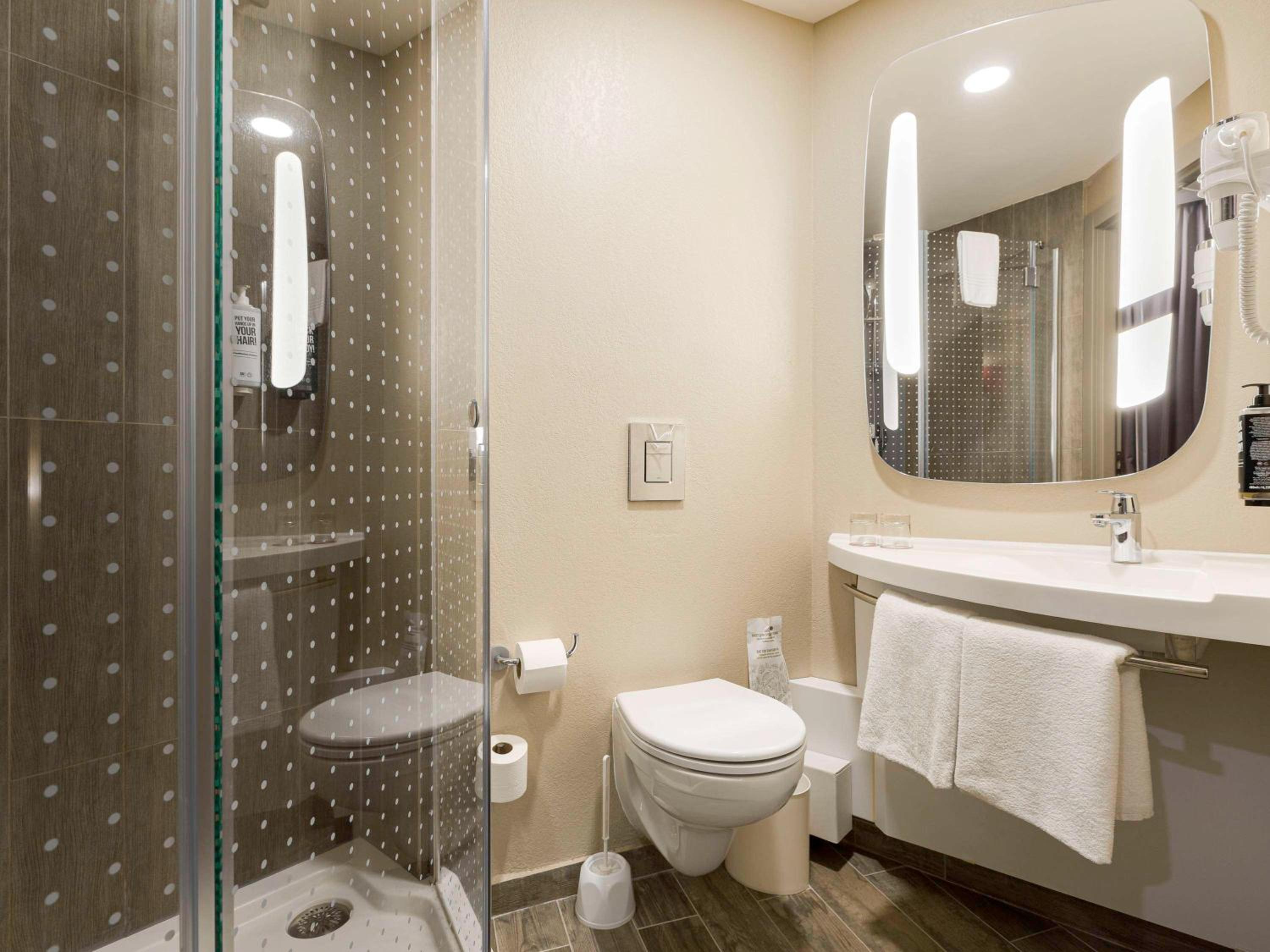 Standard Double Room - Photo 6