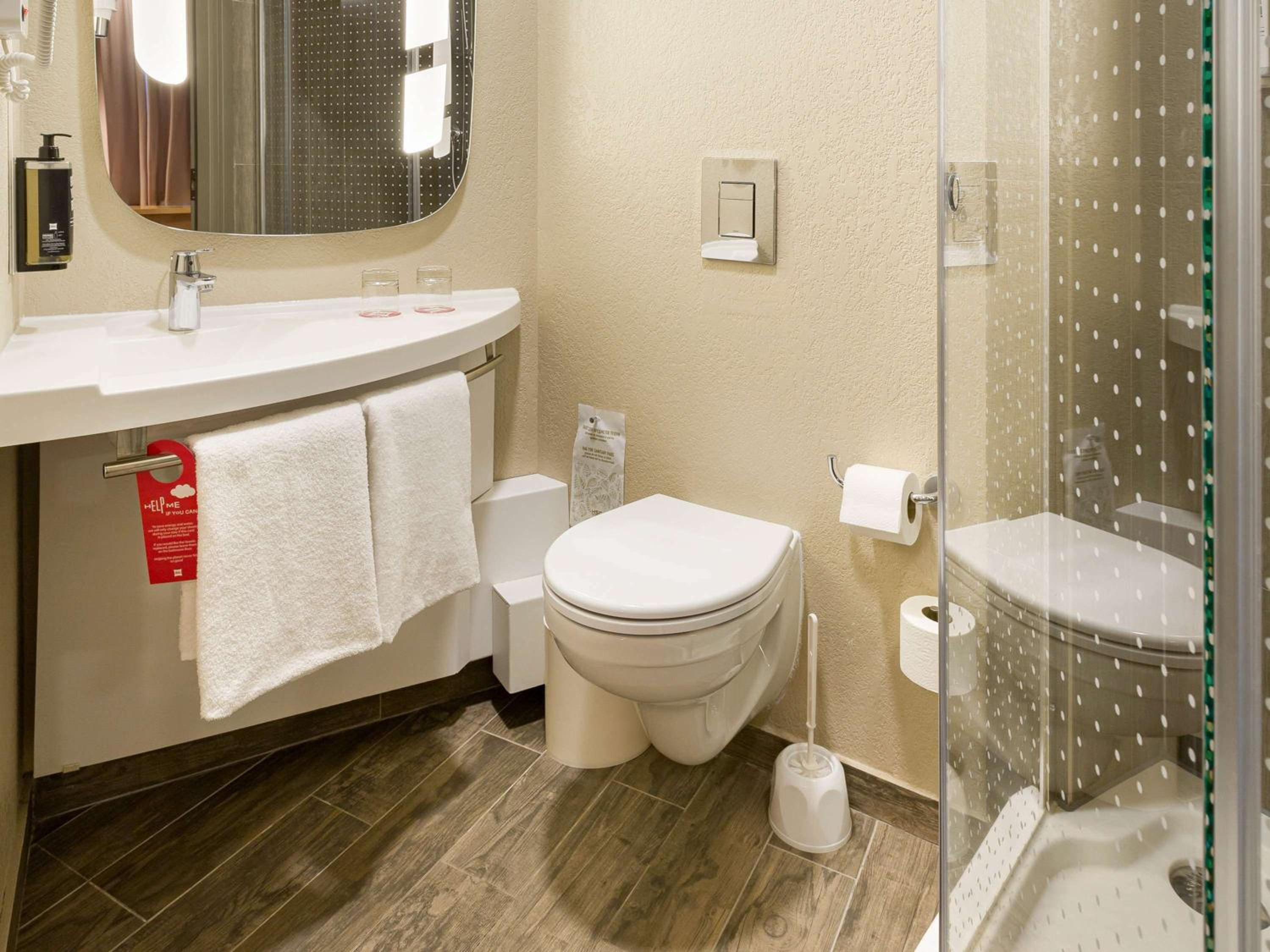 Standard Double Room - Photo 7