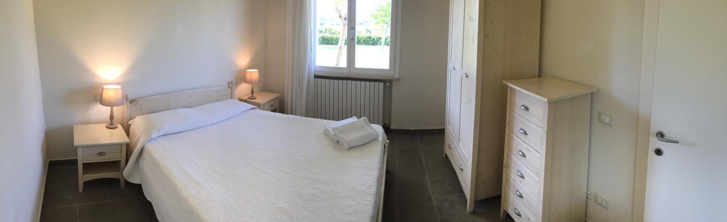 Deluxe One-Bedroom Apartment