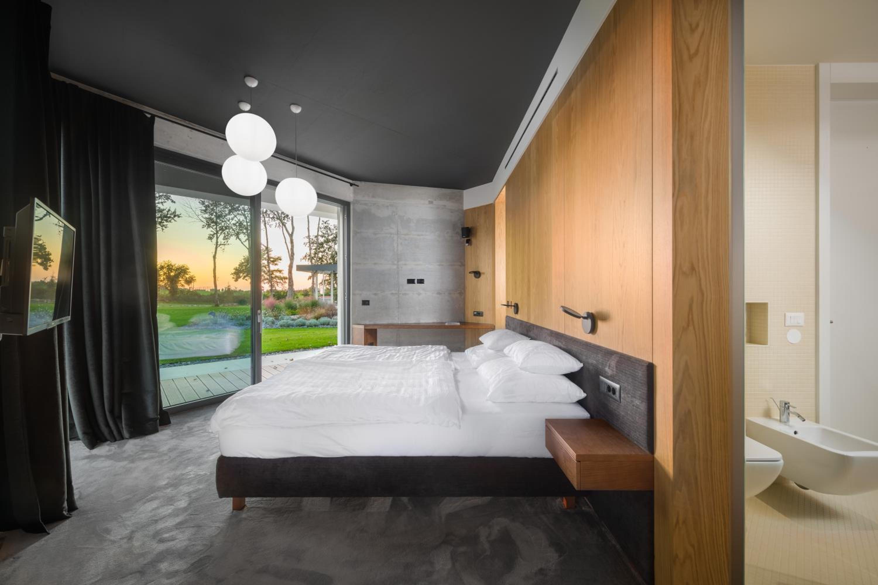 Villa photo 1