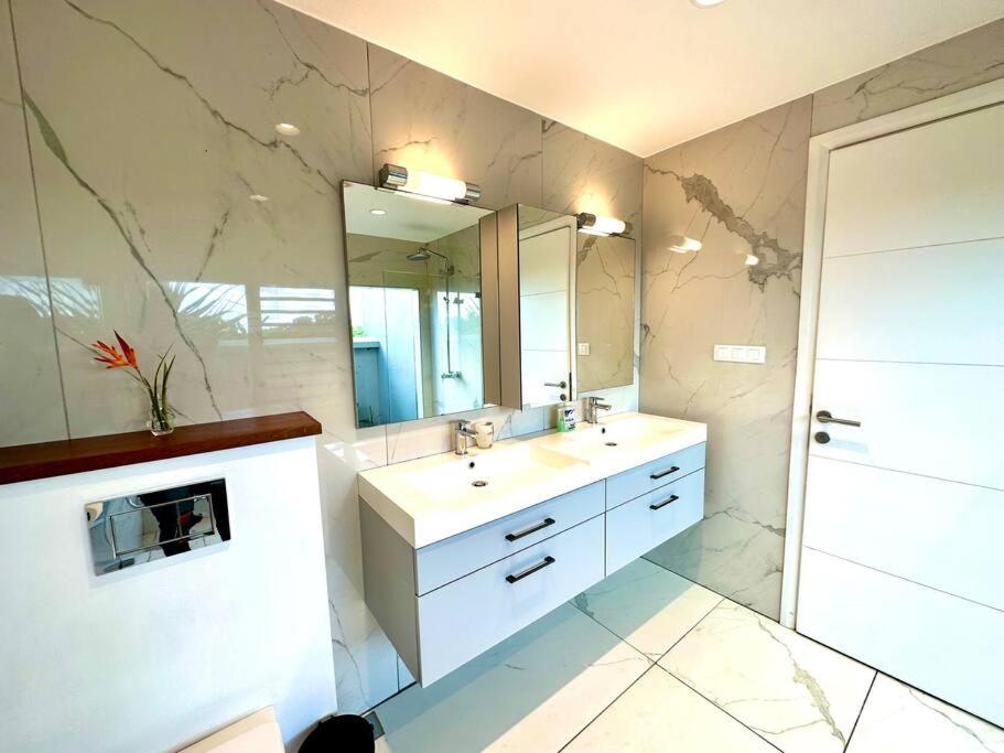 Villa photo 2