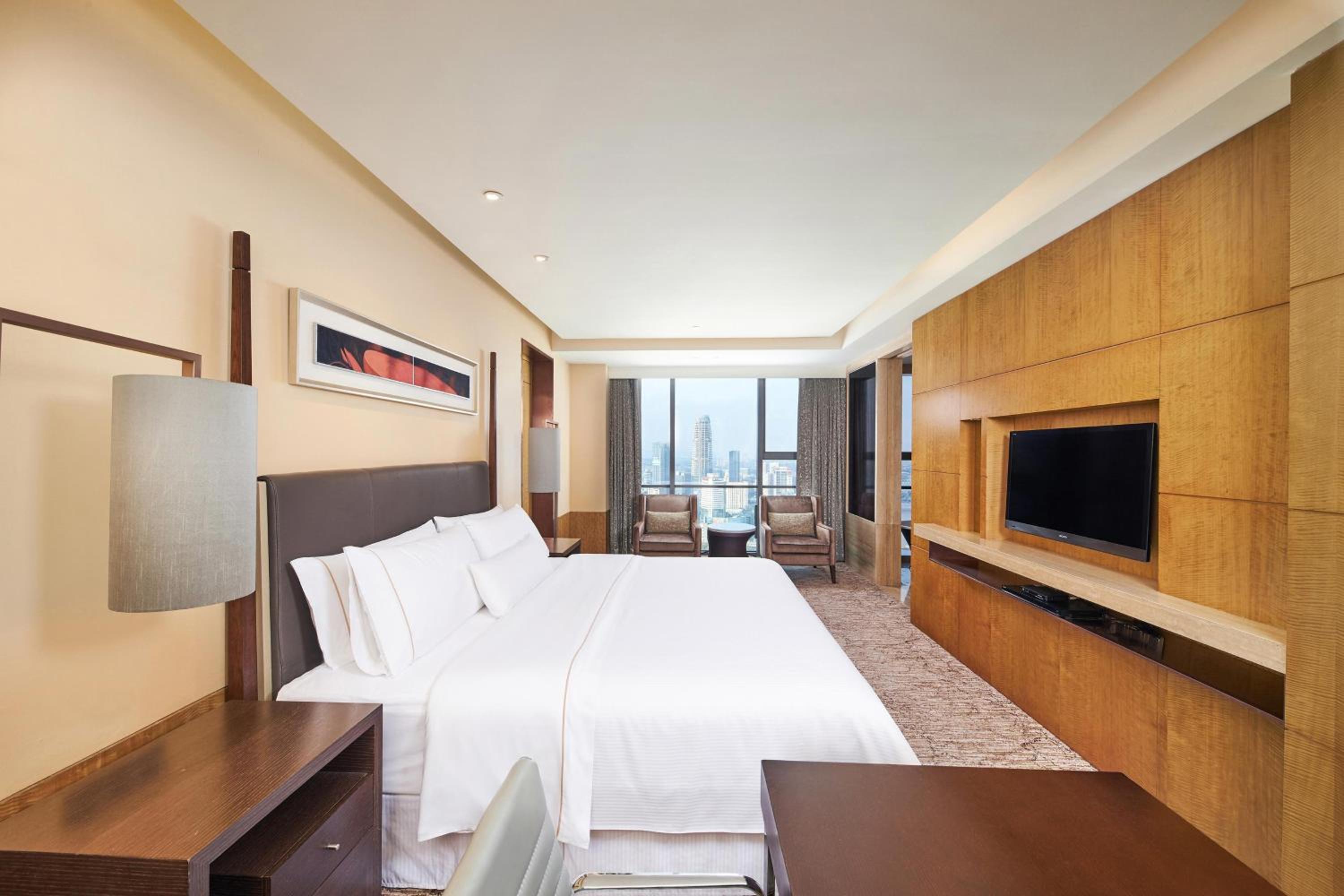 Westin Renewal Suite, Club level, 1 King, River view