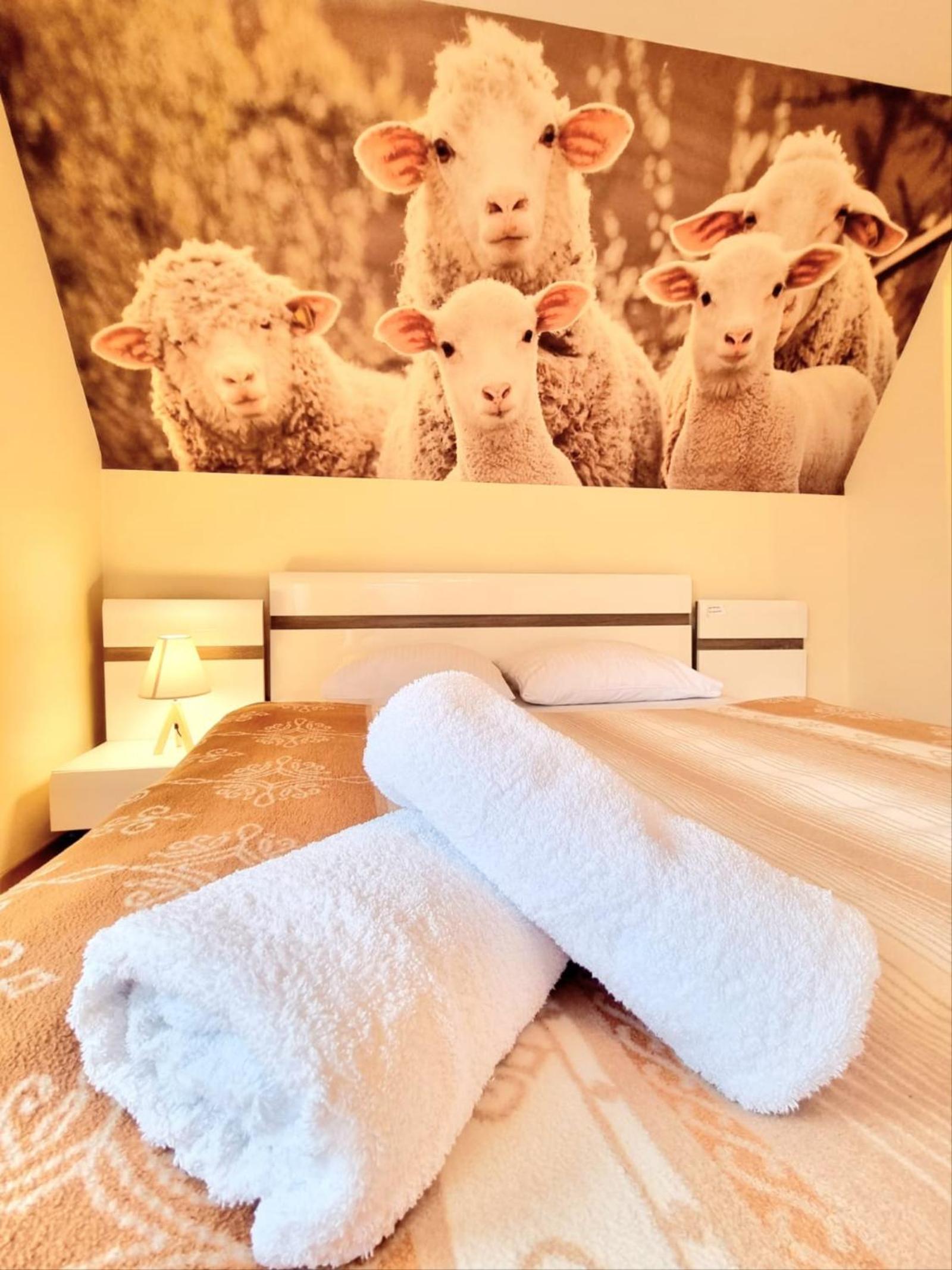 Double Room with Mountain View - Photo 10