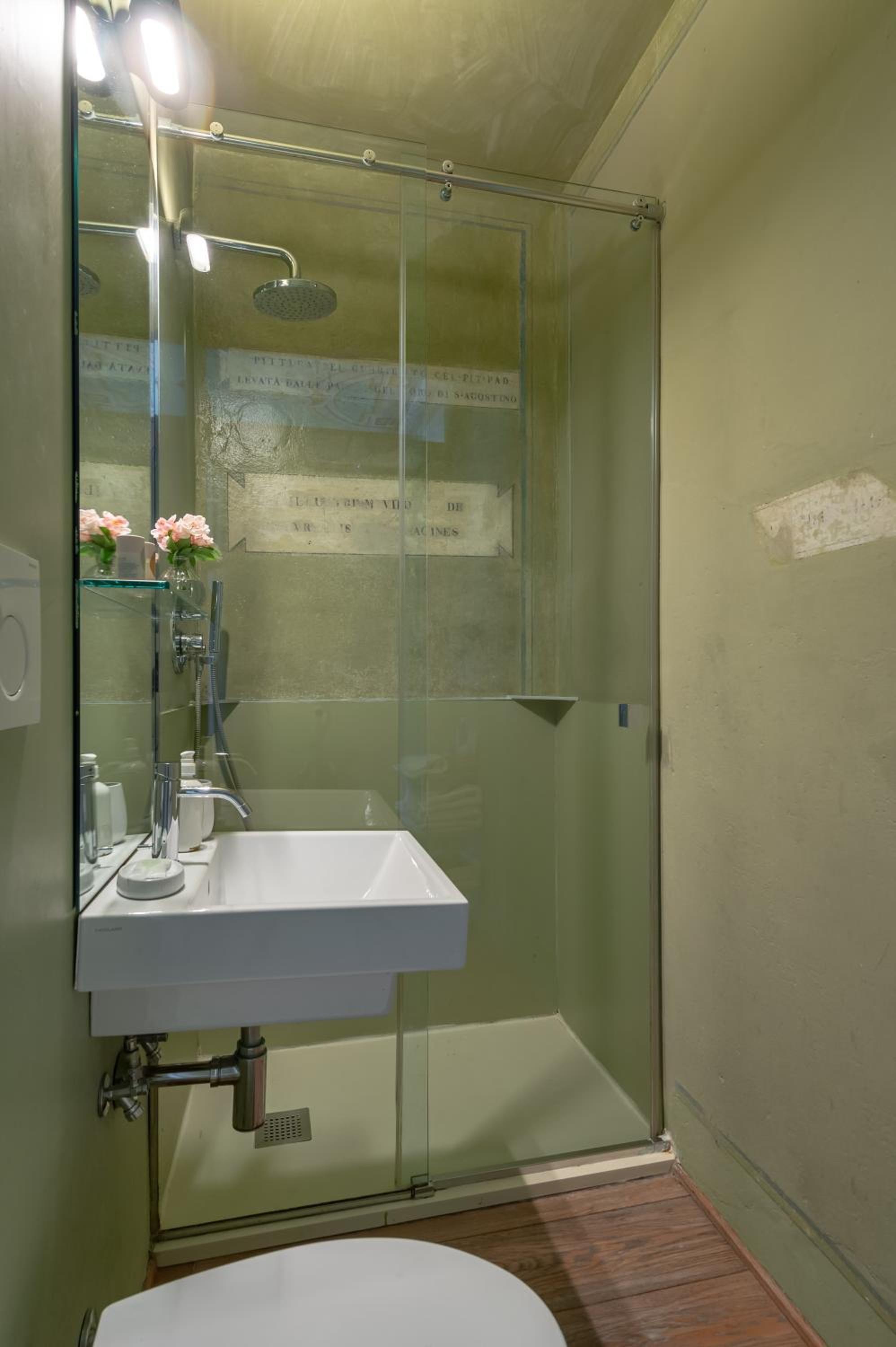 Deluxe Suite photo 2