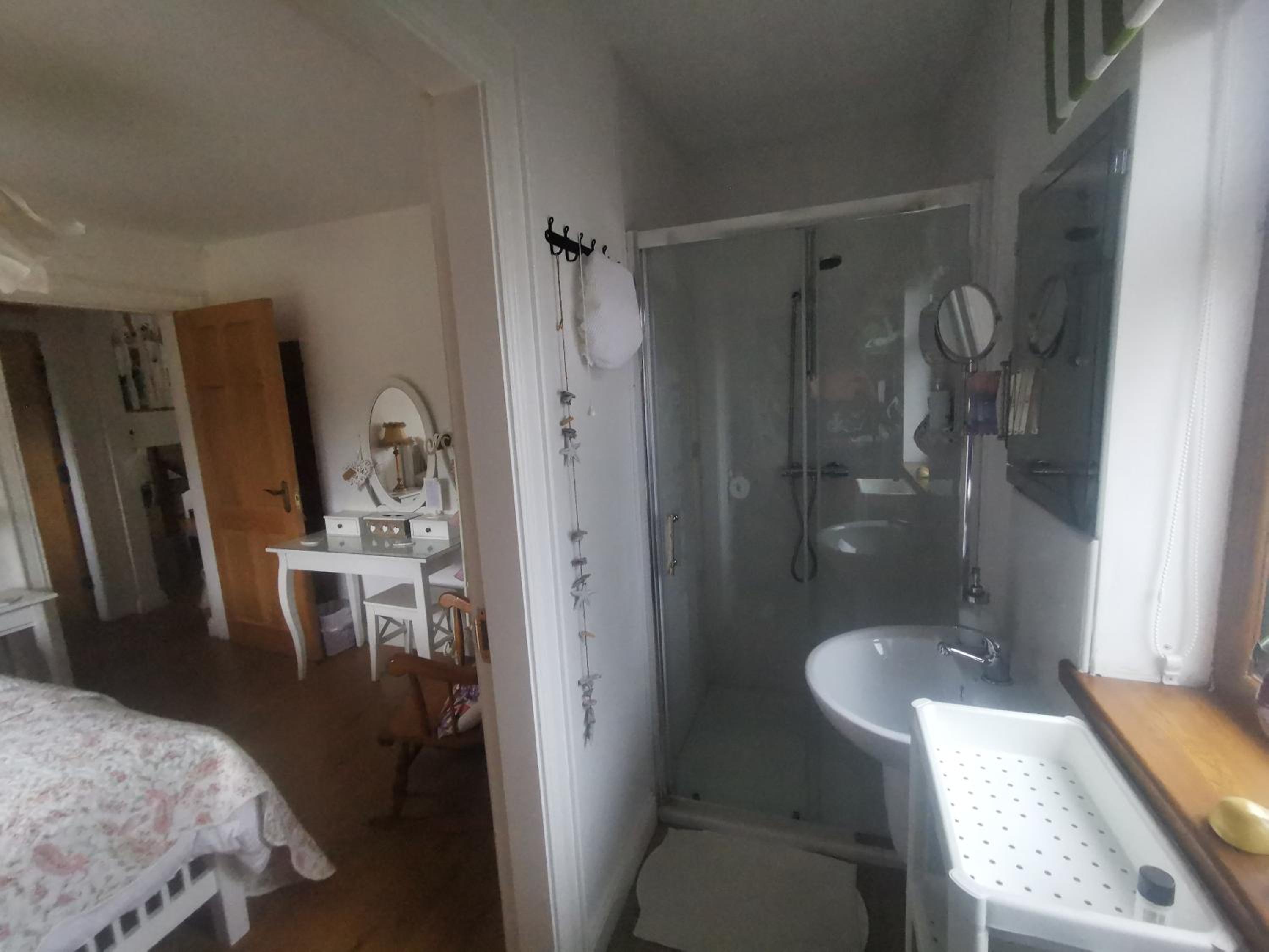 Standard Double Room - Photo 4