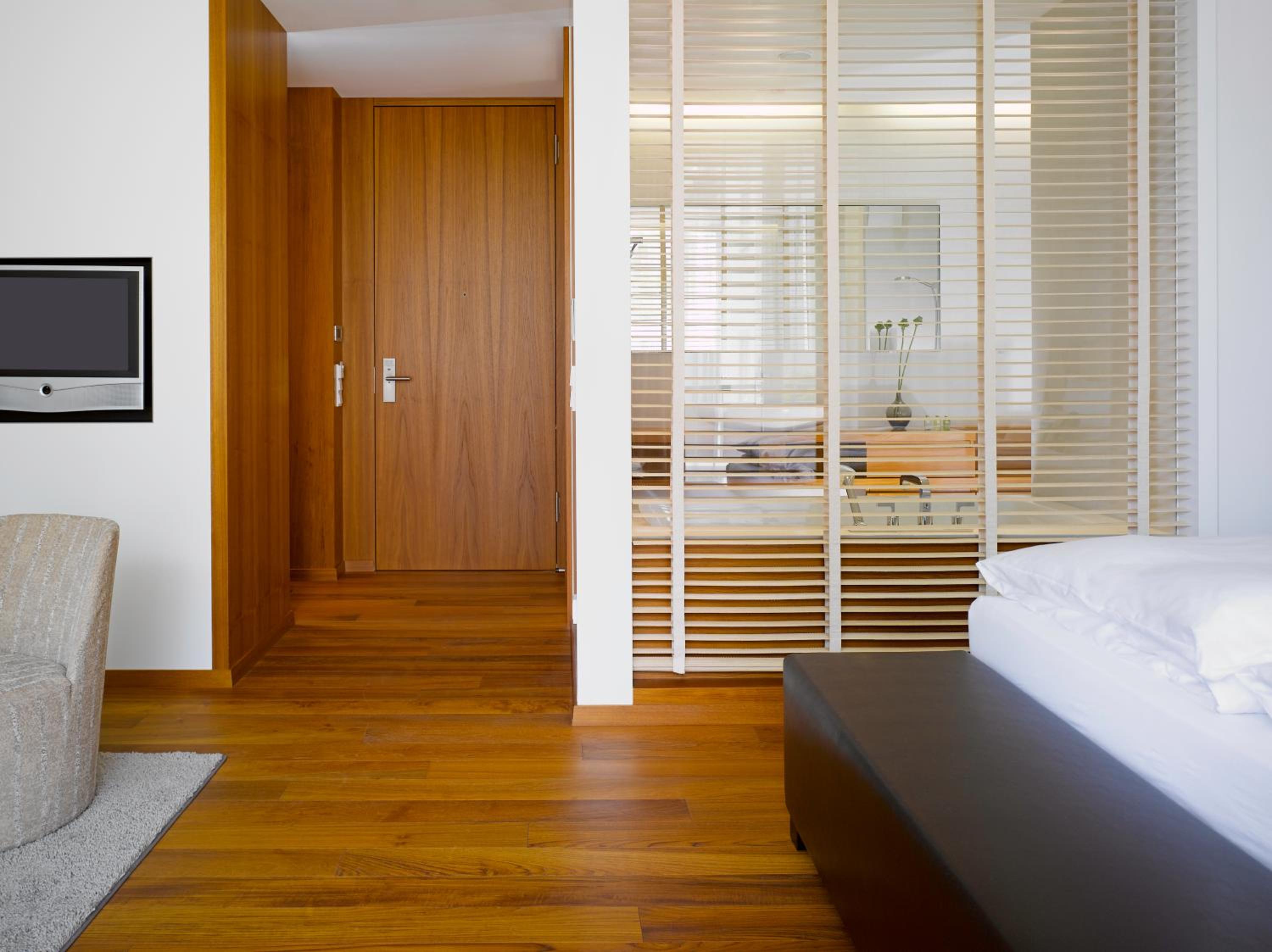 Premier-Zimmer mit seitlichem Seeblick photo